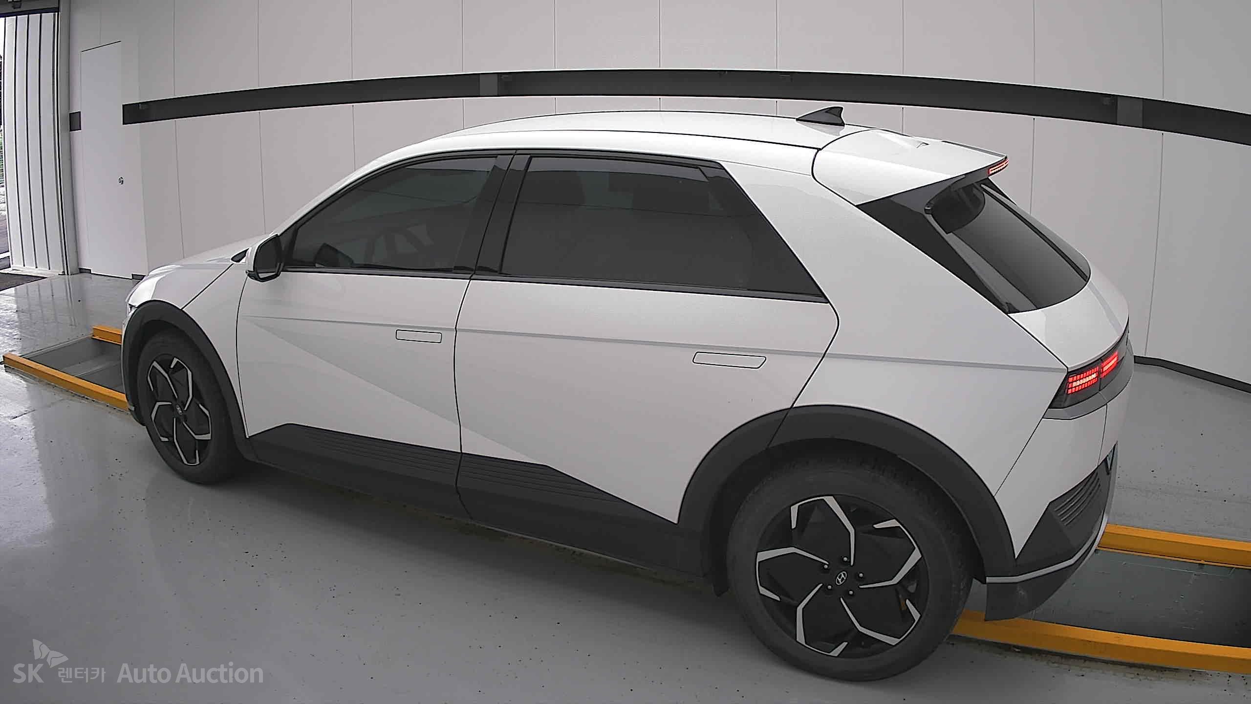 2022 - hyundai ioniq