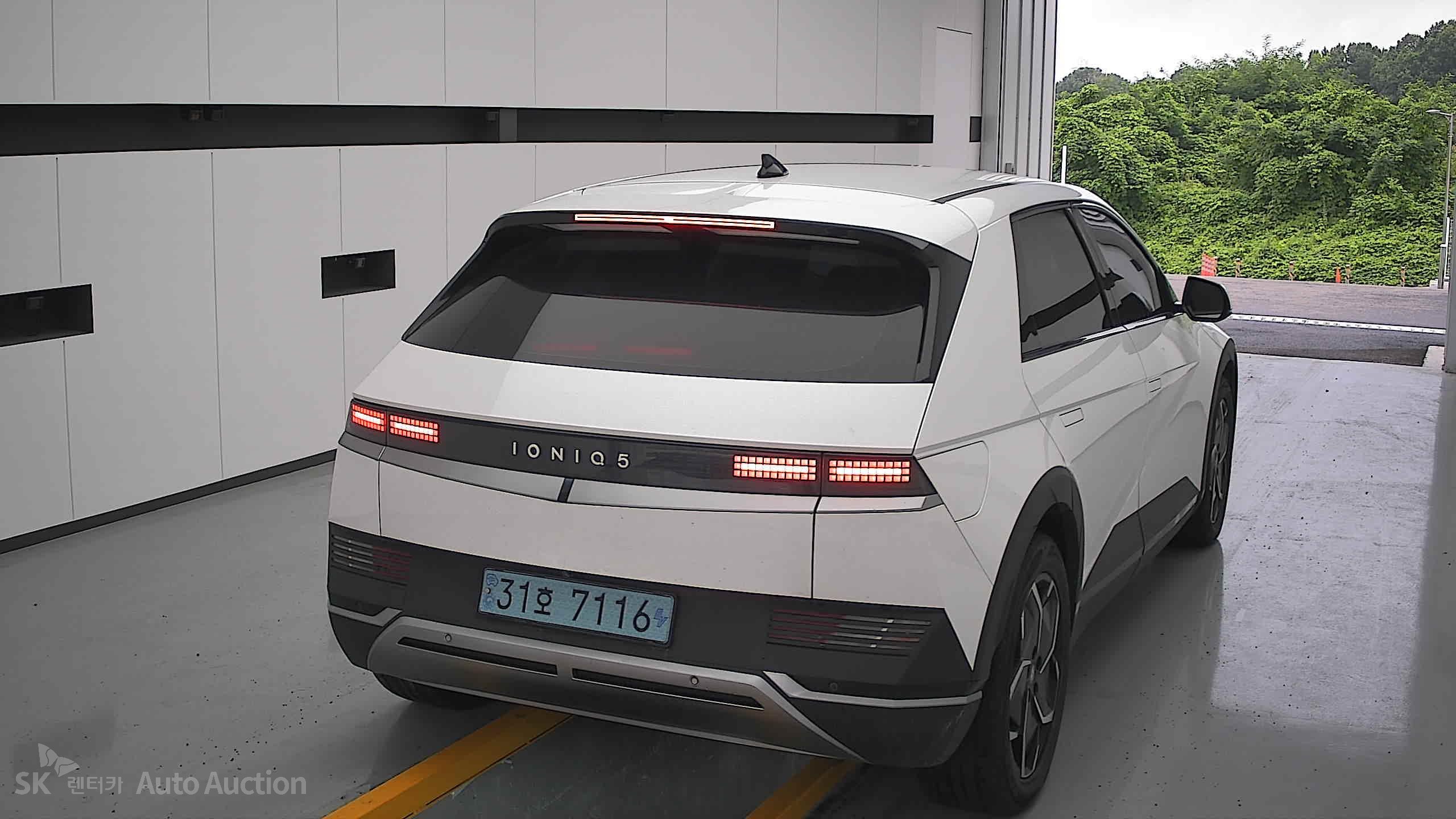 2022 - hyundai ioniq