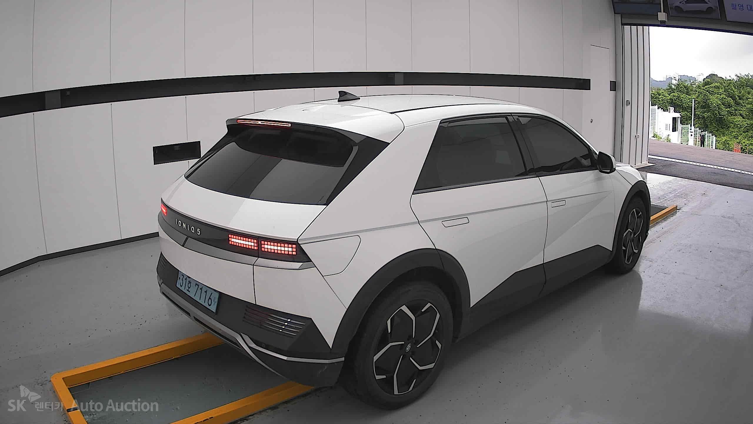 2022 - hyundai ioniq
