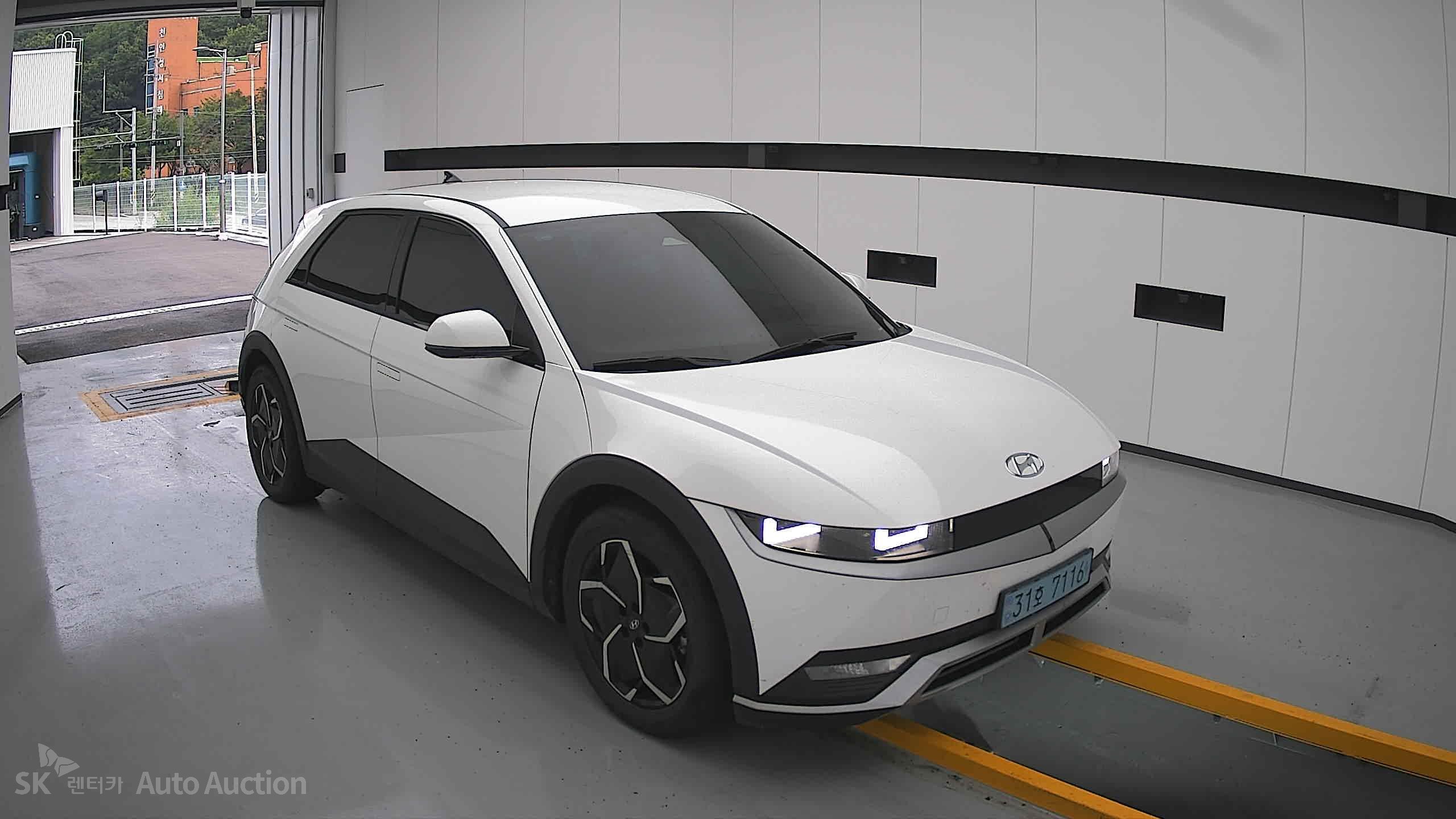 2022 - hyundai ioniq