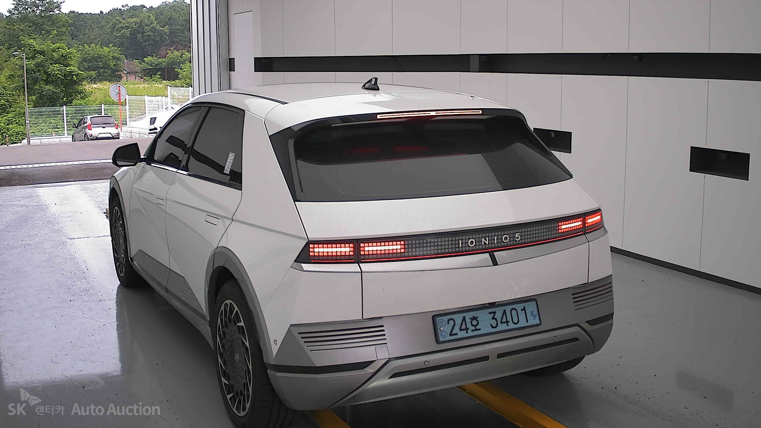 2022 - hyundai ioniq