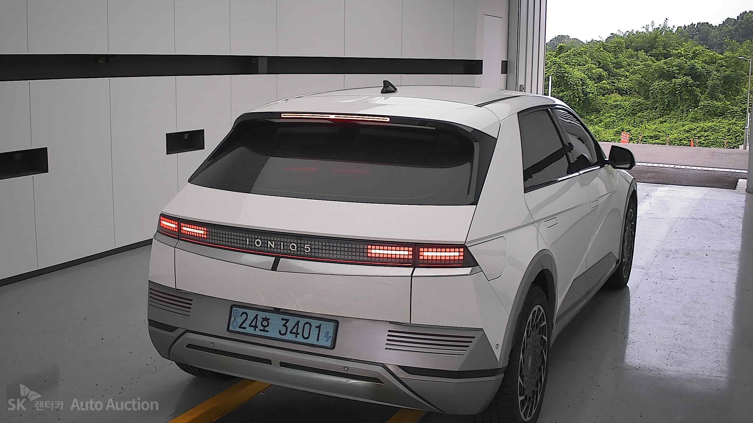 2022 - hyundai ioniq