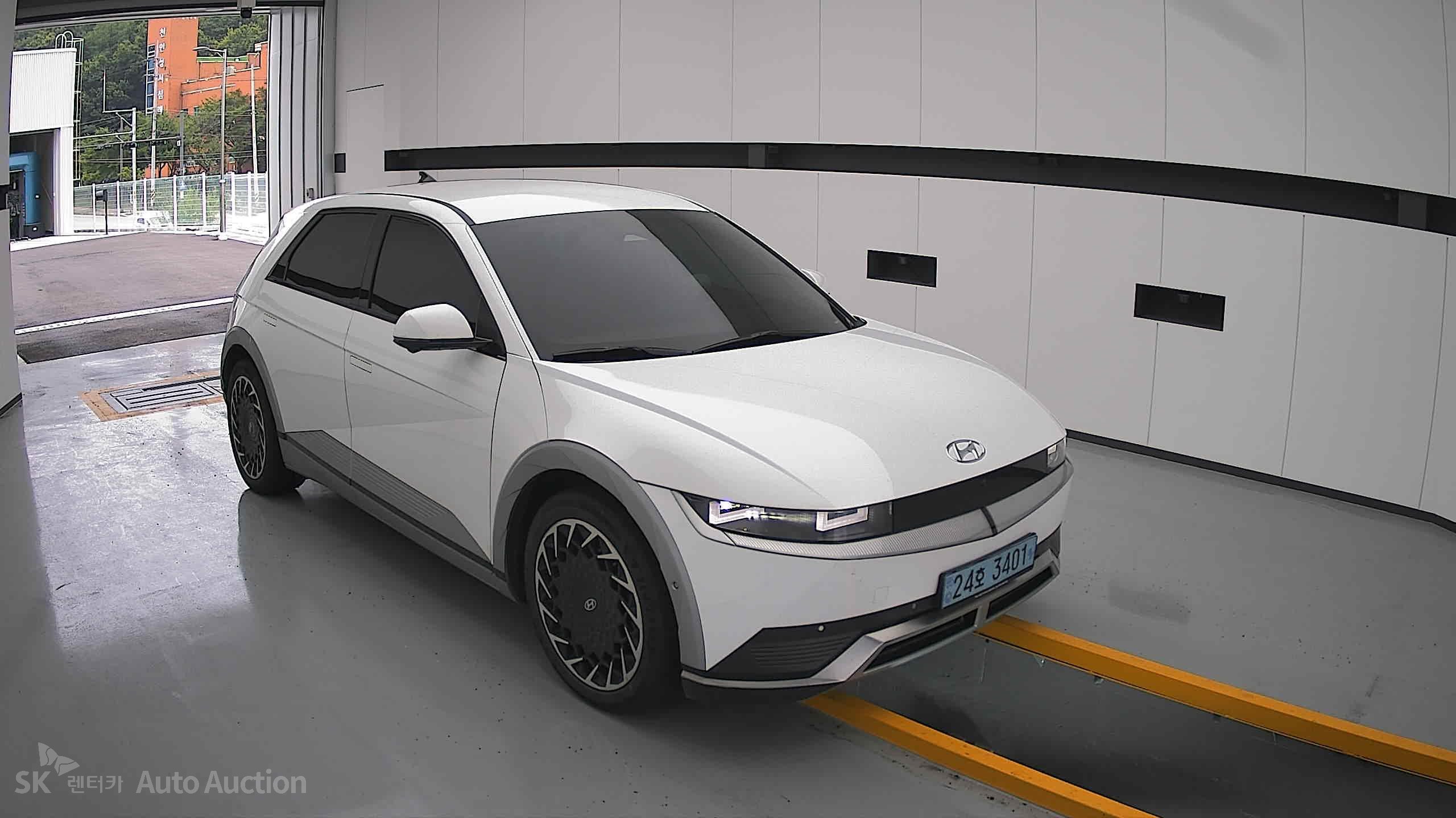 2022 - hyundai ioniq