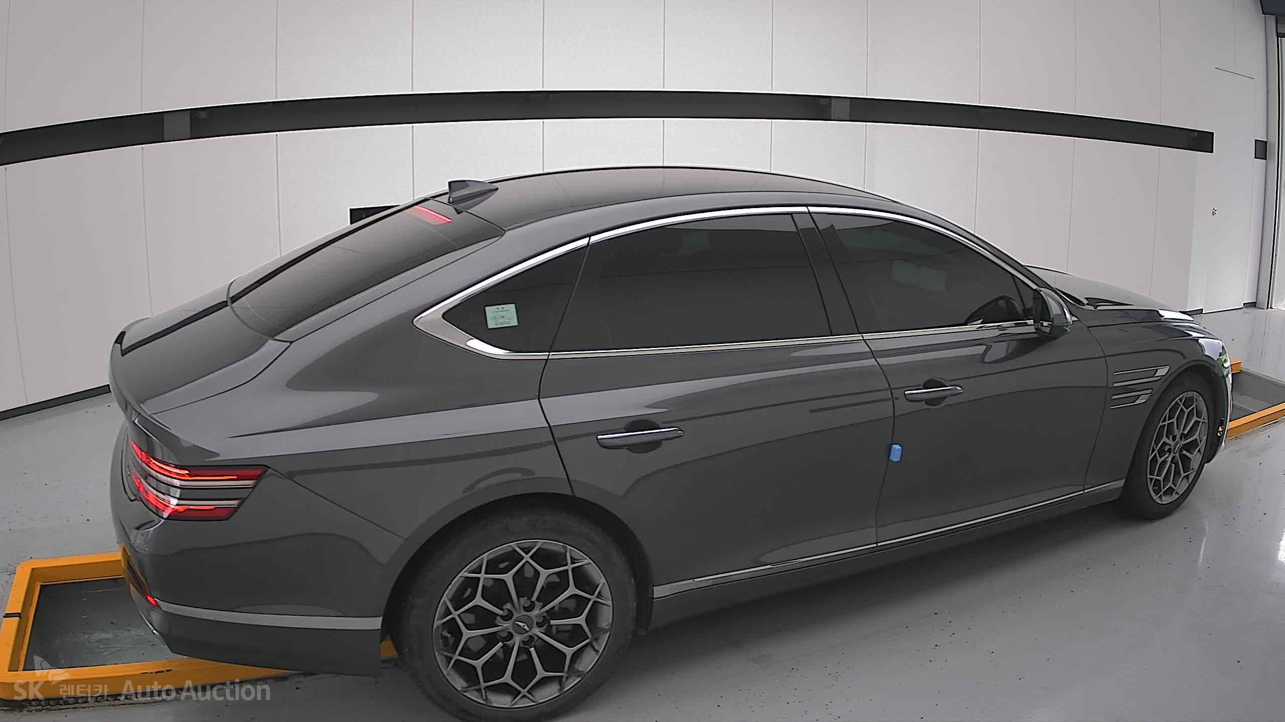 2021 - genesis g80