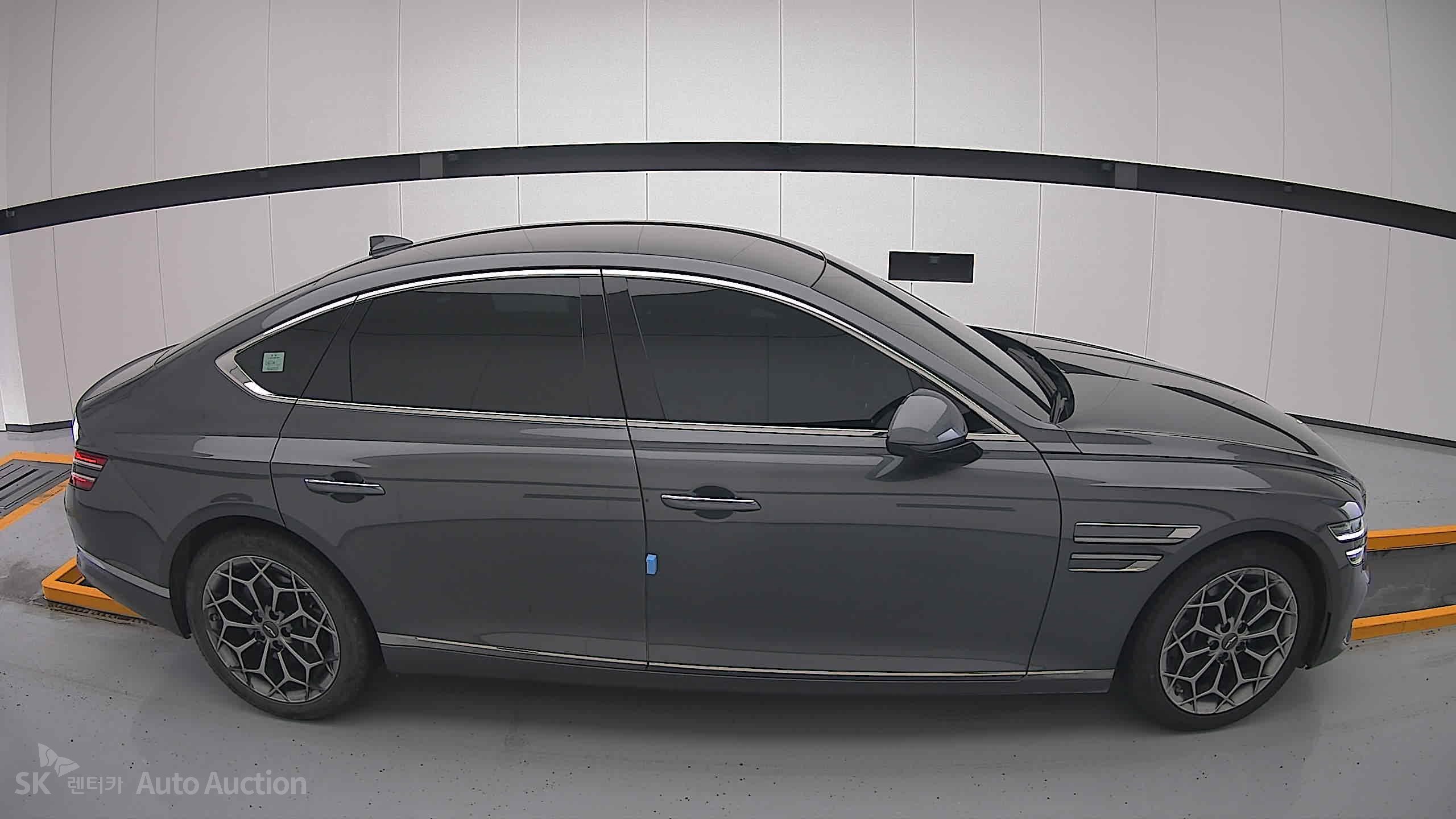 2021 - genesis g80