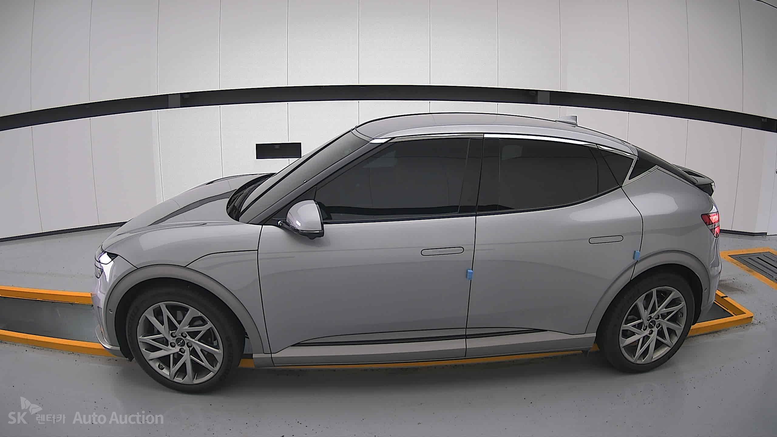 2022 - genesis gv60