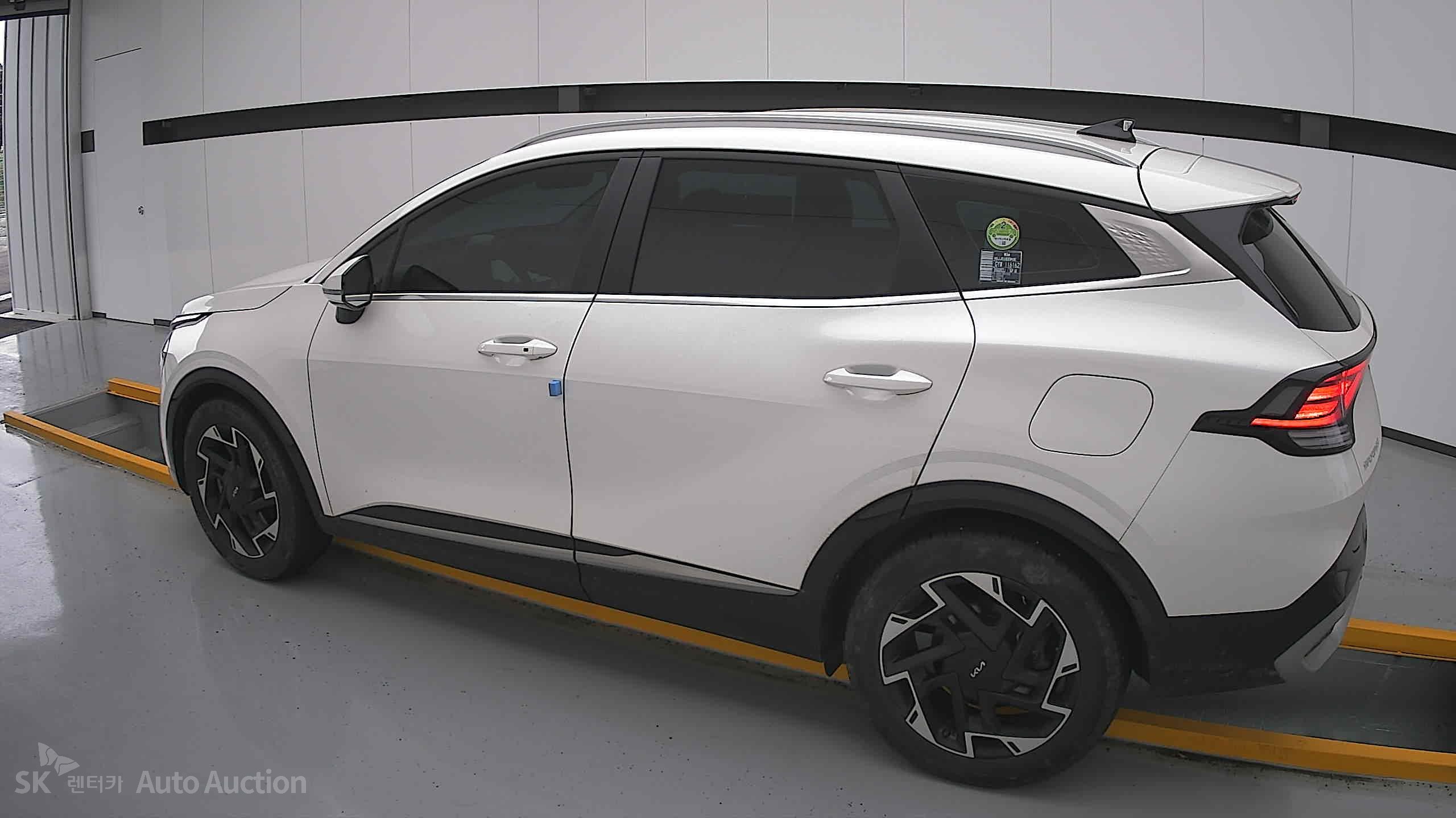 2023 - kia sportage