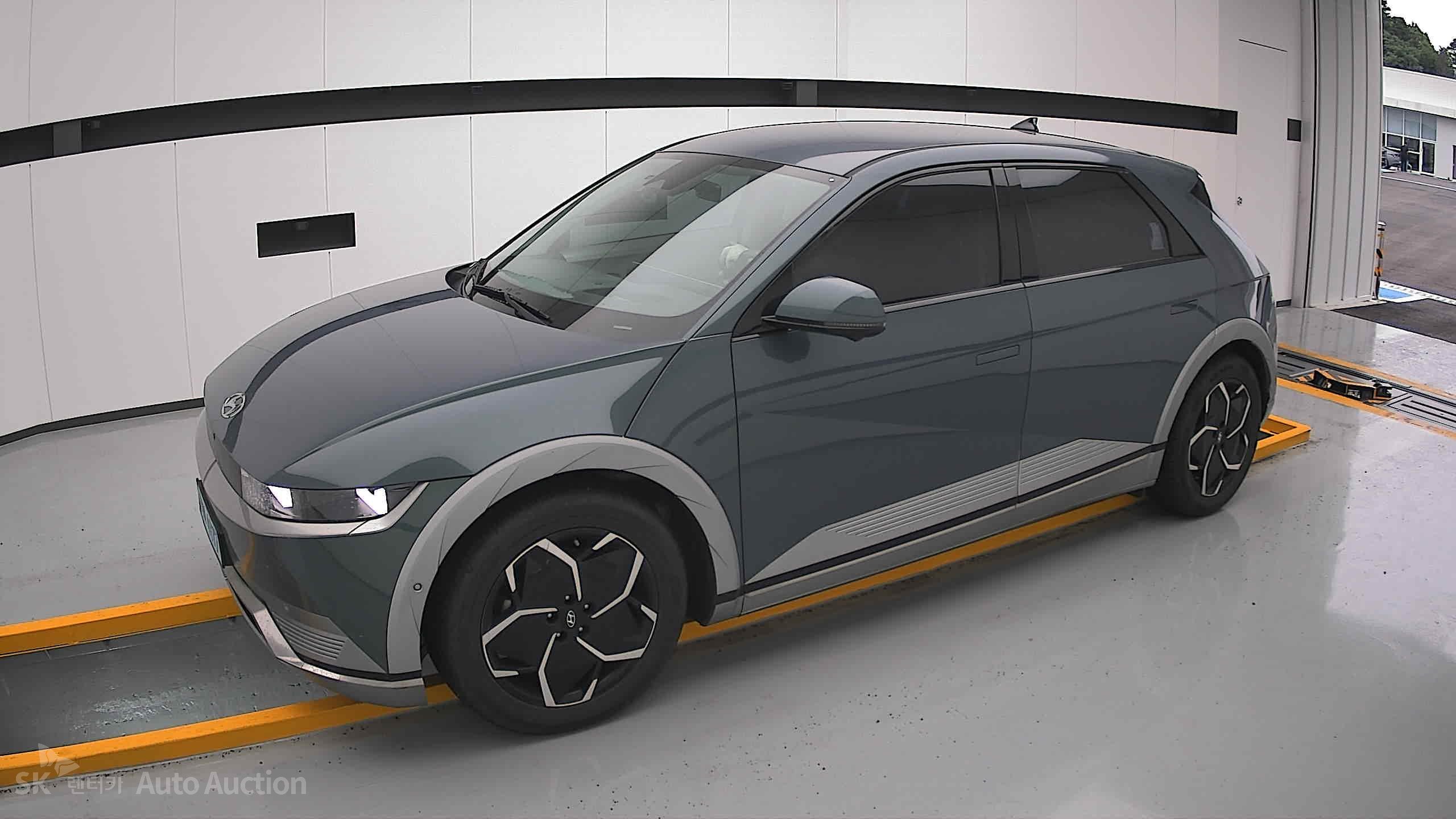 هيونداي Ioniq 2023 — صورة 12