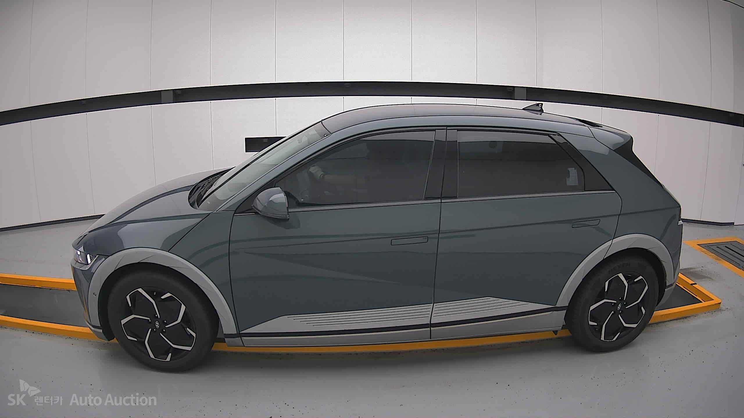 هيونداي Ioniq 2023 — صورة 13