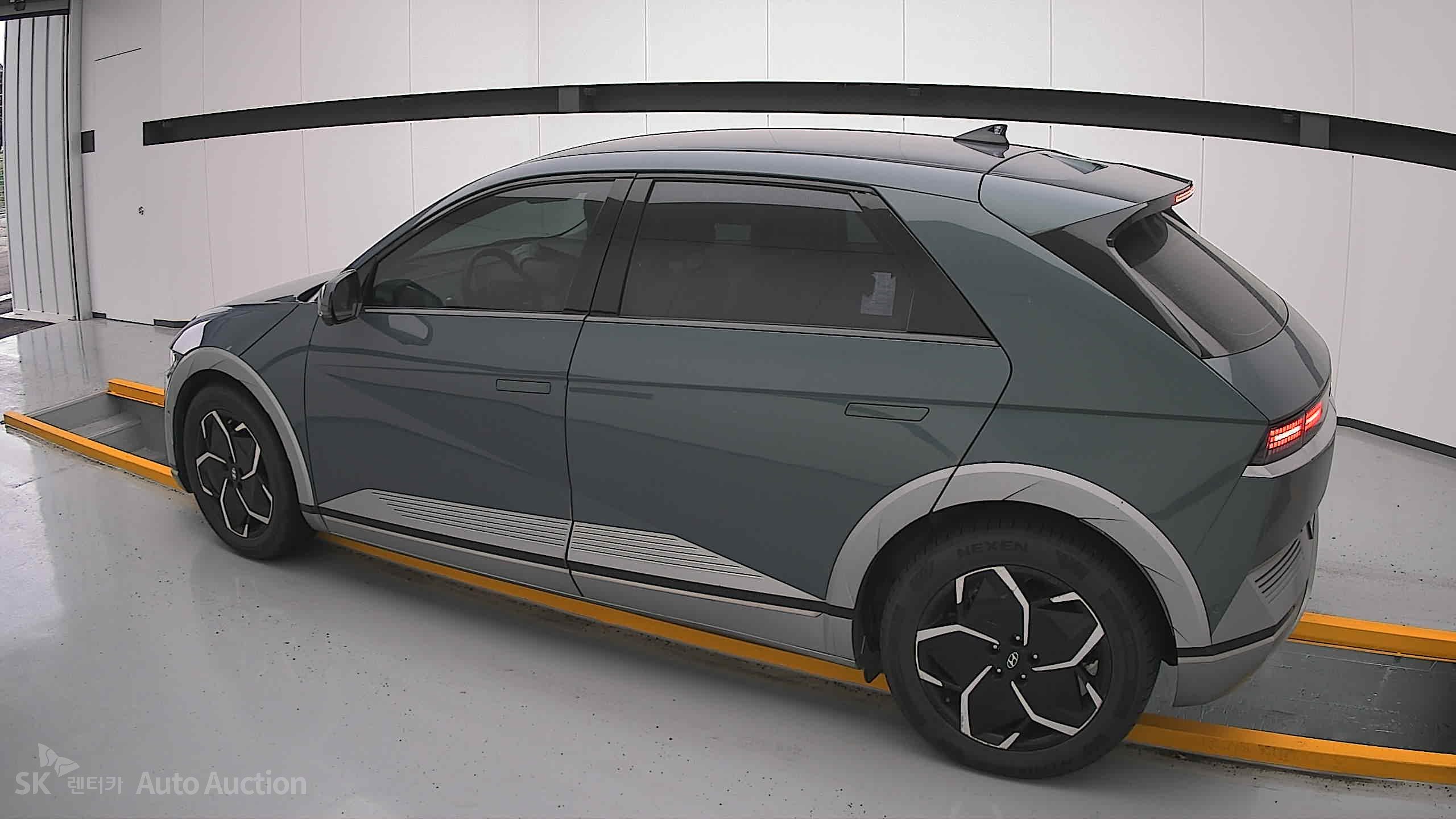هيونداي Ioniq 2023 — صورة 14