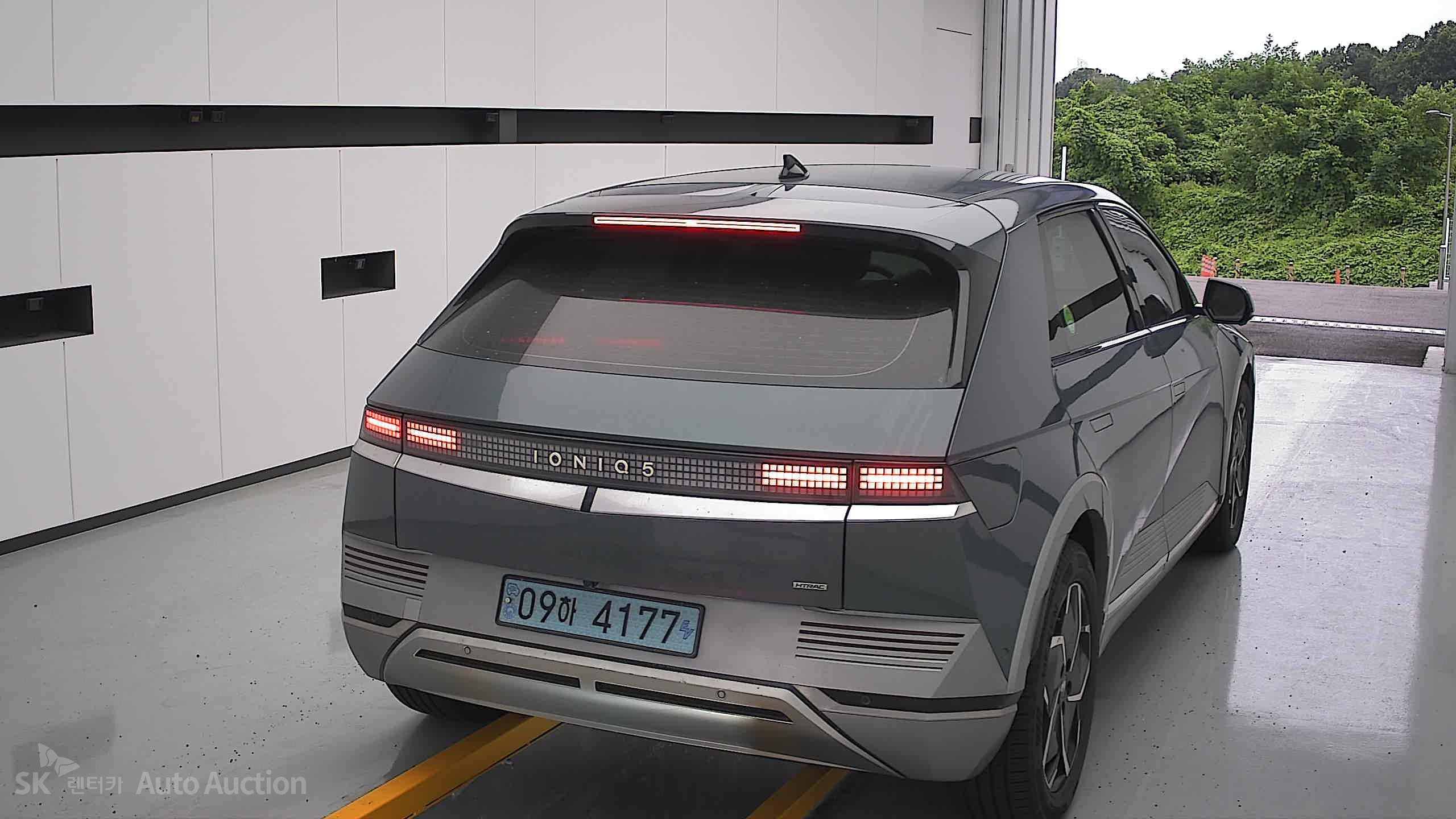 هيونداي Ioniq 2023 — صورة 16