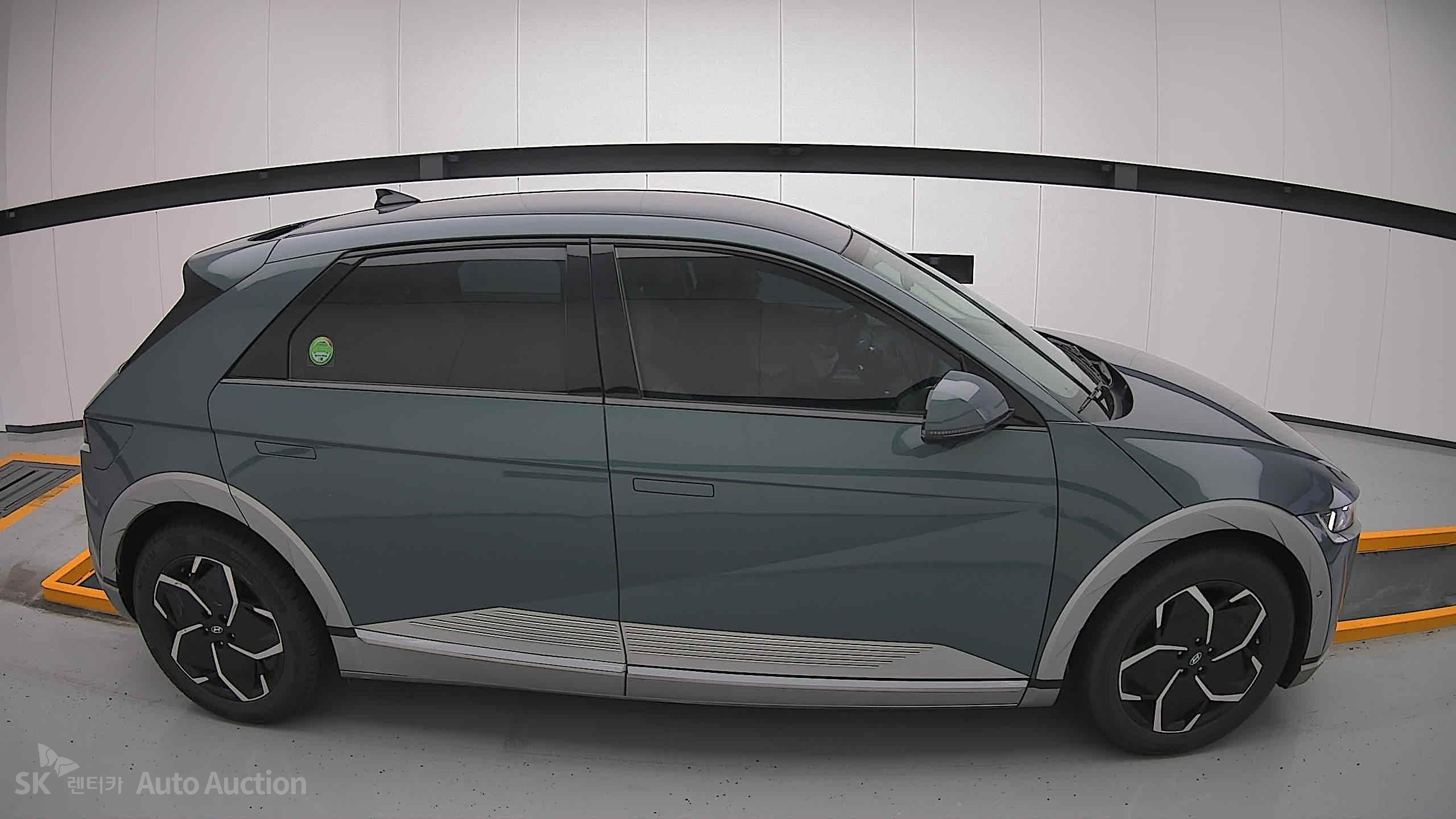 هيونداي Ioniq 2023 — صورة 19