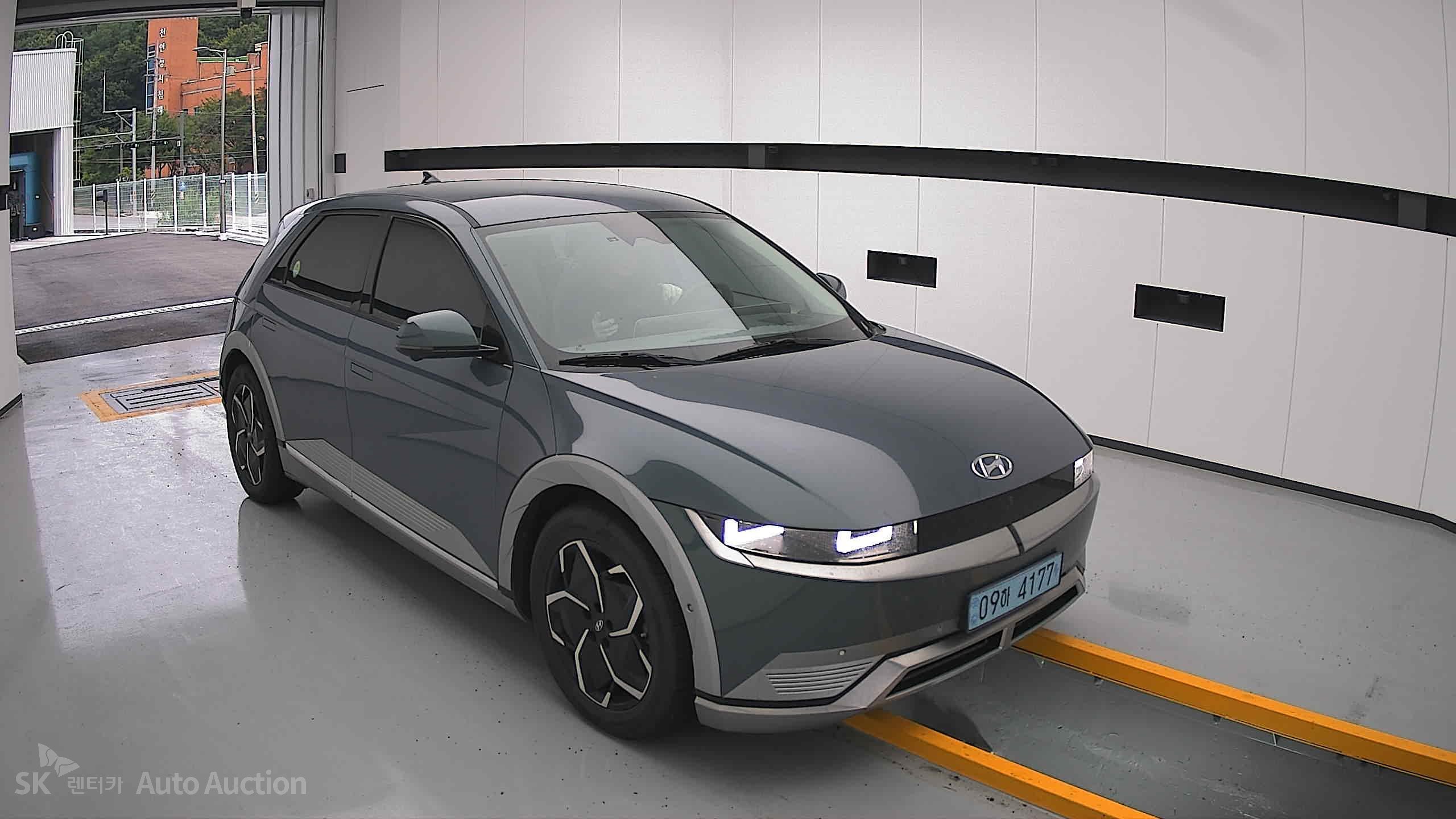 هيونداي Ioniq 2023 — صورة 21
