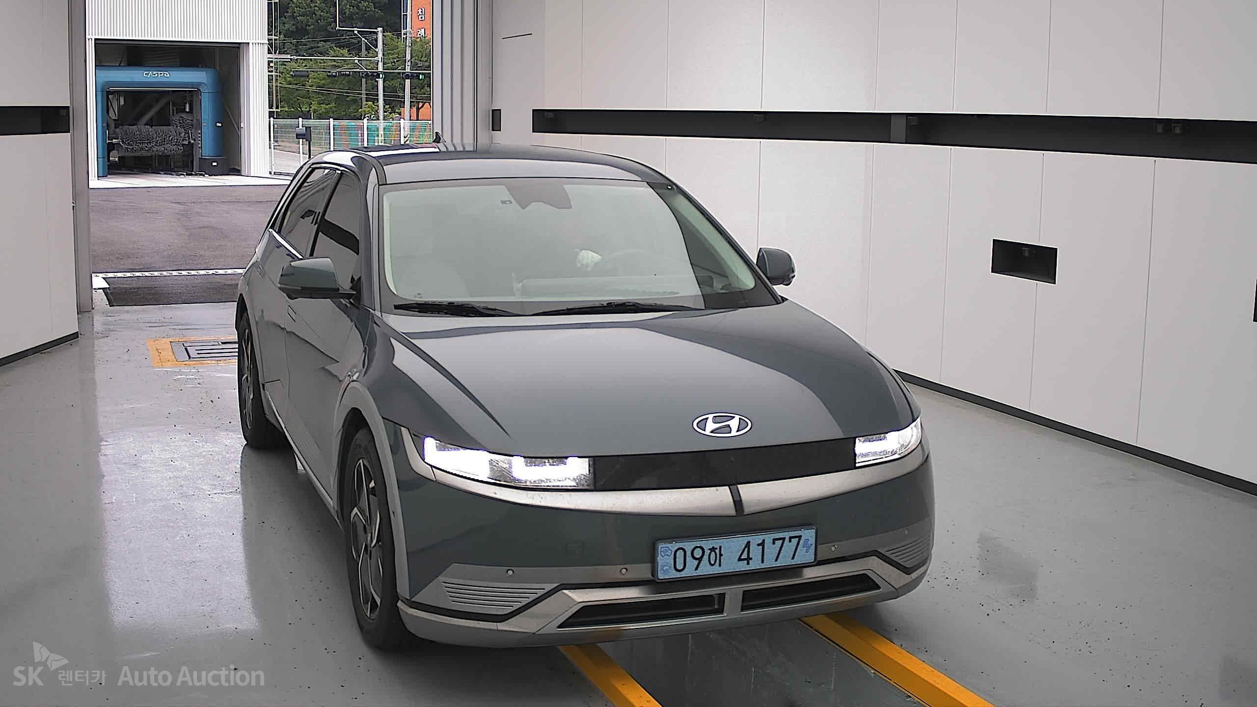 هيونداي Ioniq 2023 — صورة 22