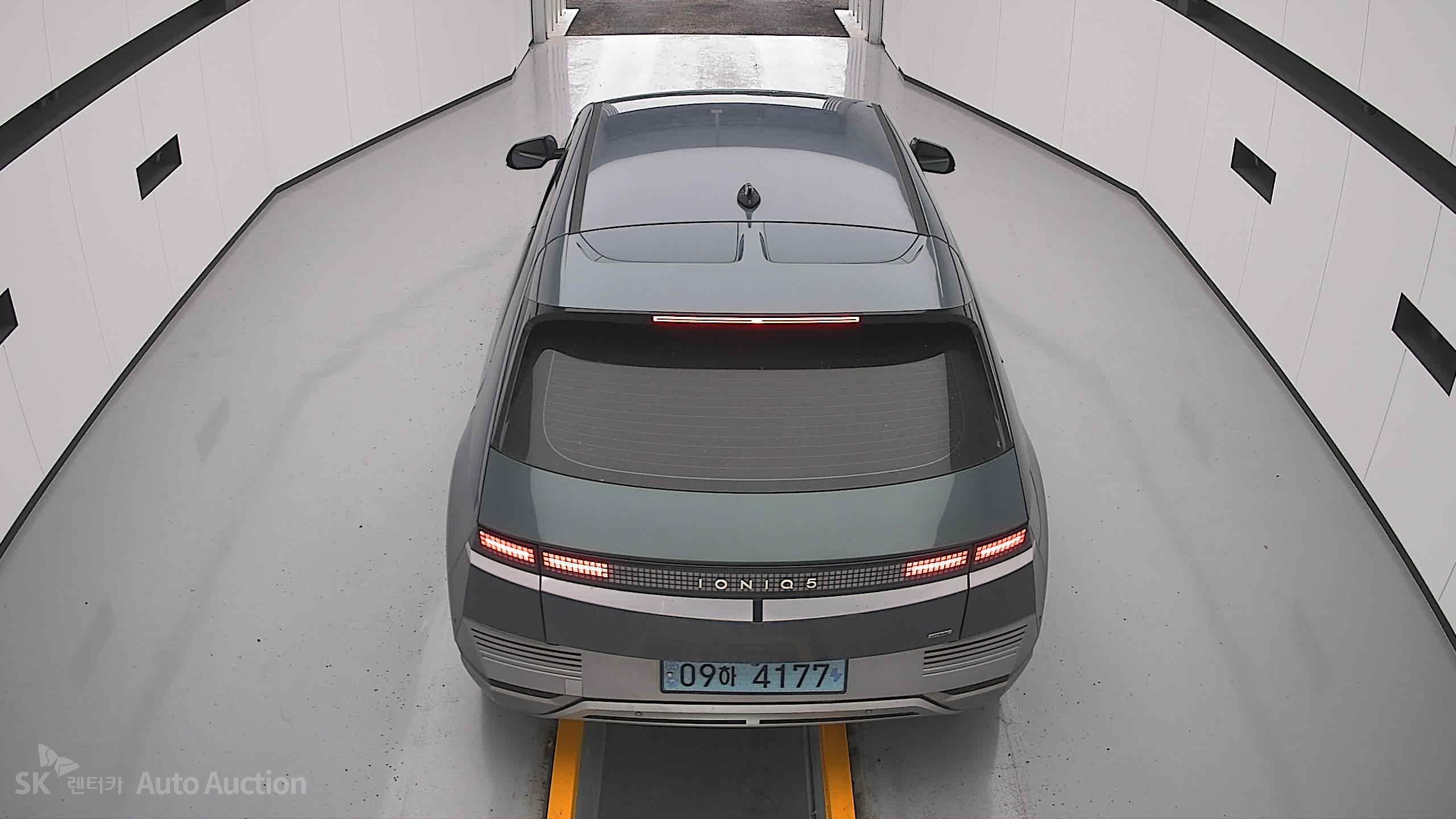 هيونداي Ioniq 2023 — صورة 23