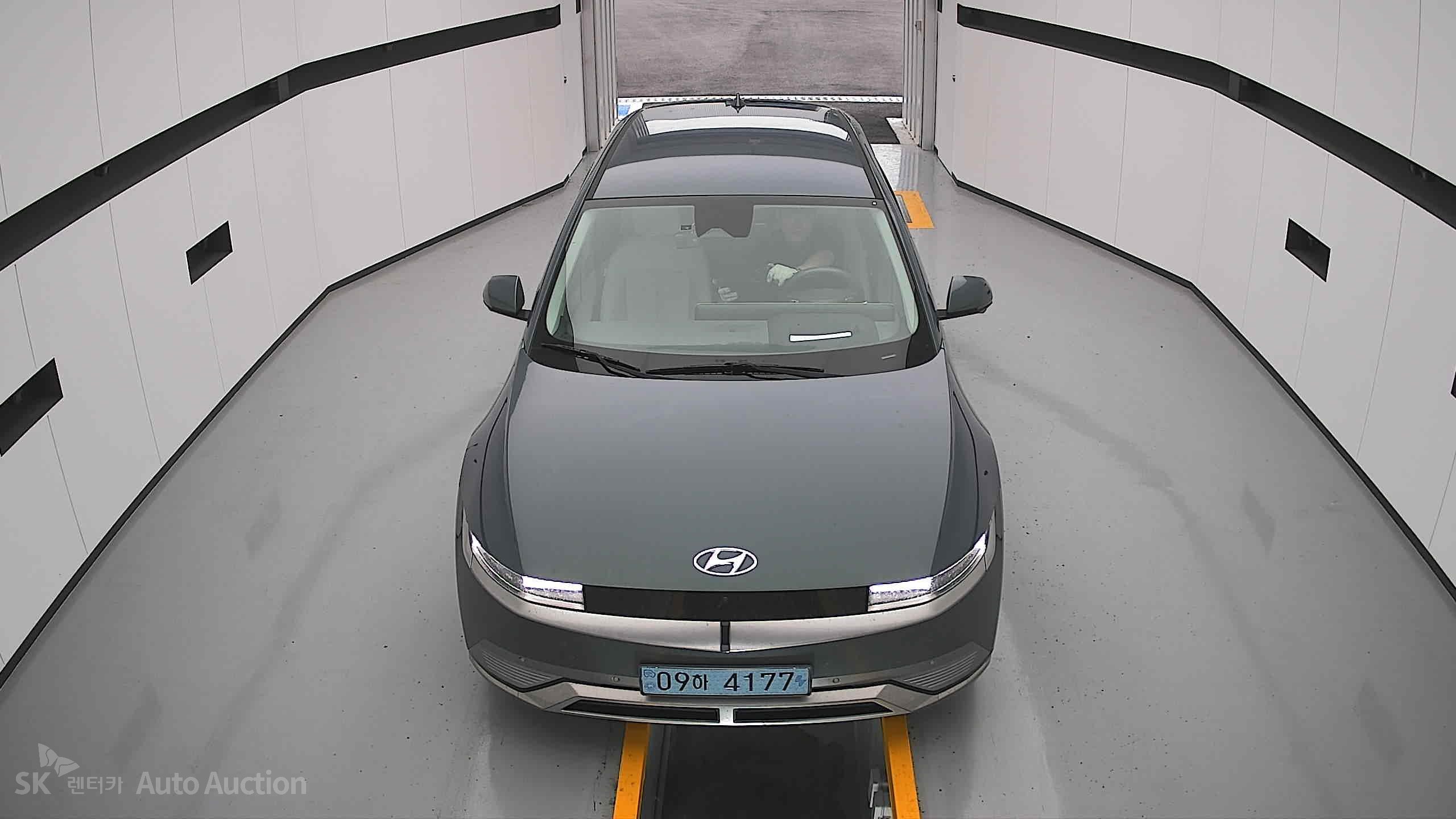 هيونداي Ioniq 2023 — صورة 24
