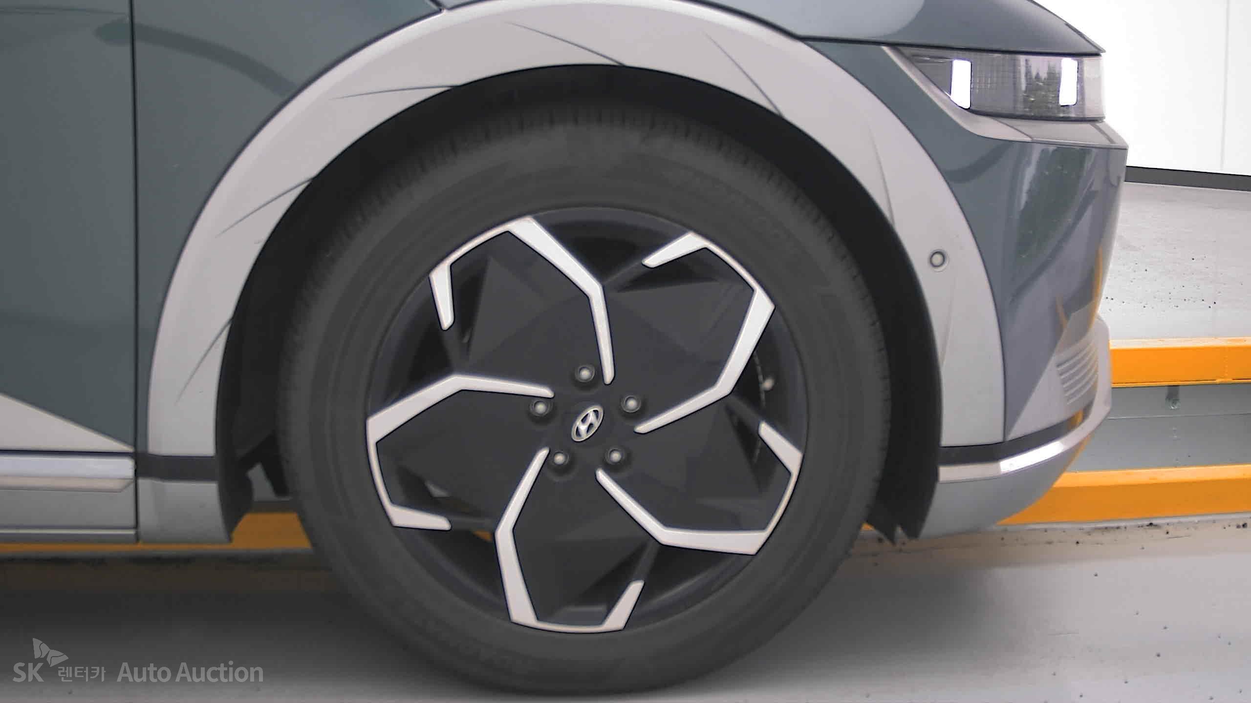هيونداي Ioniq 2023 — صورة 28