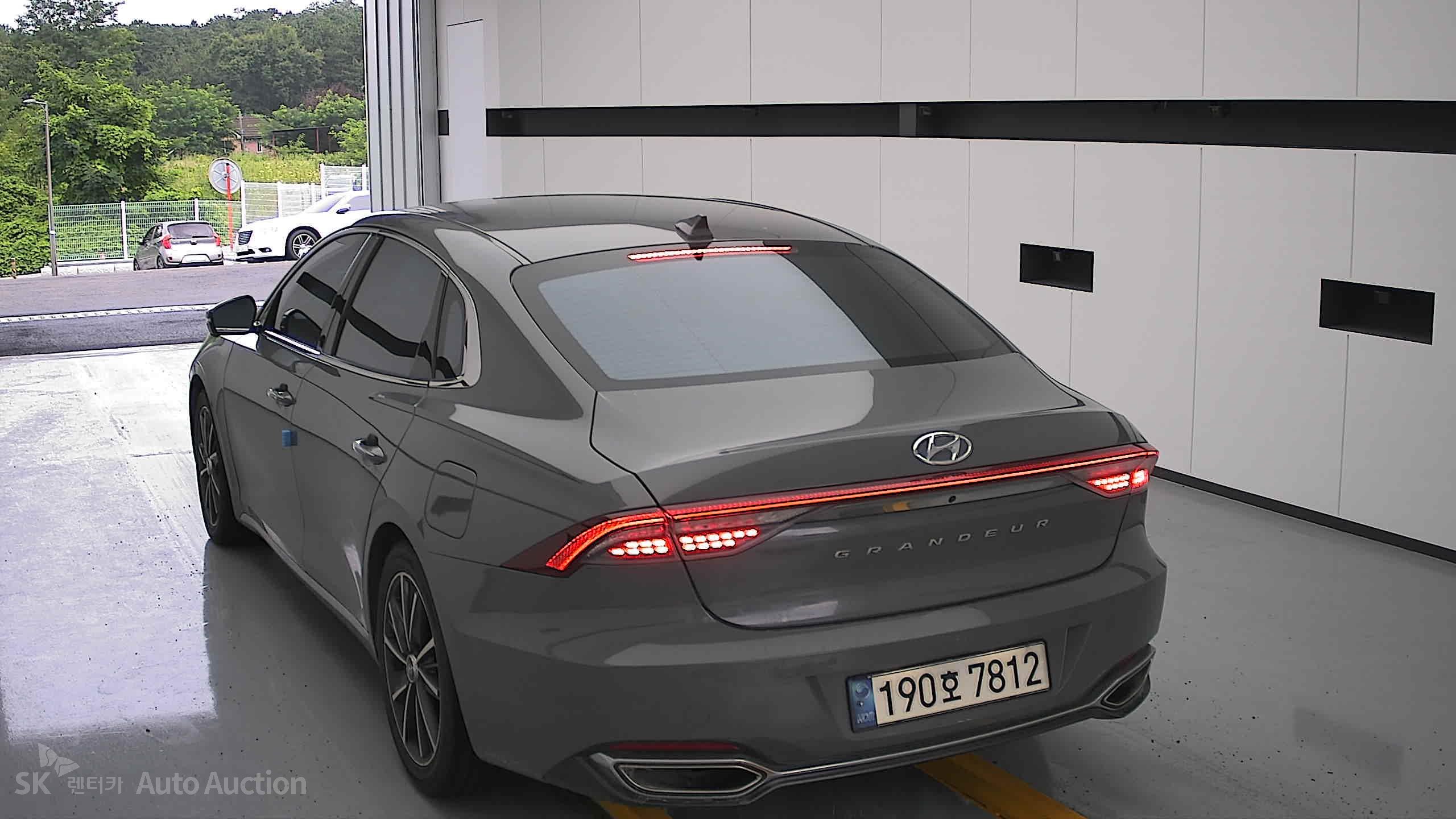 2022 - hyundai grandeur