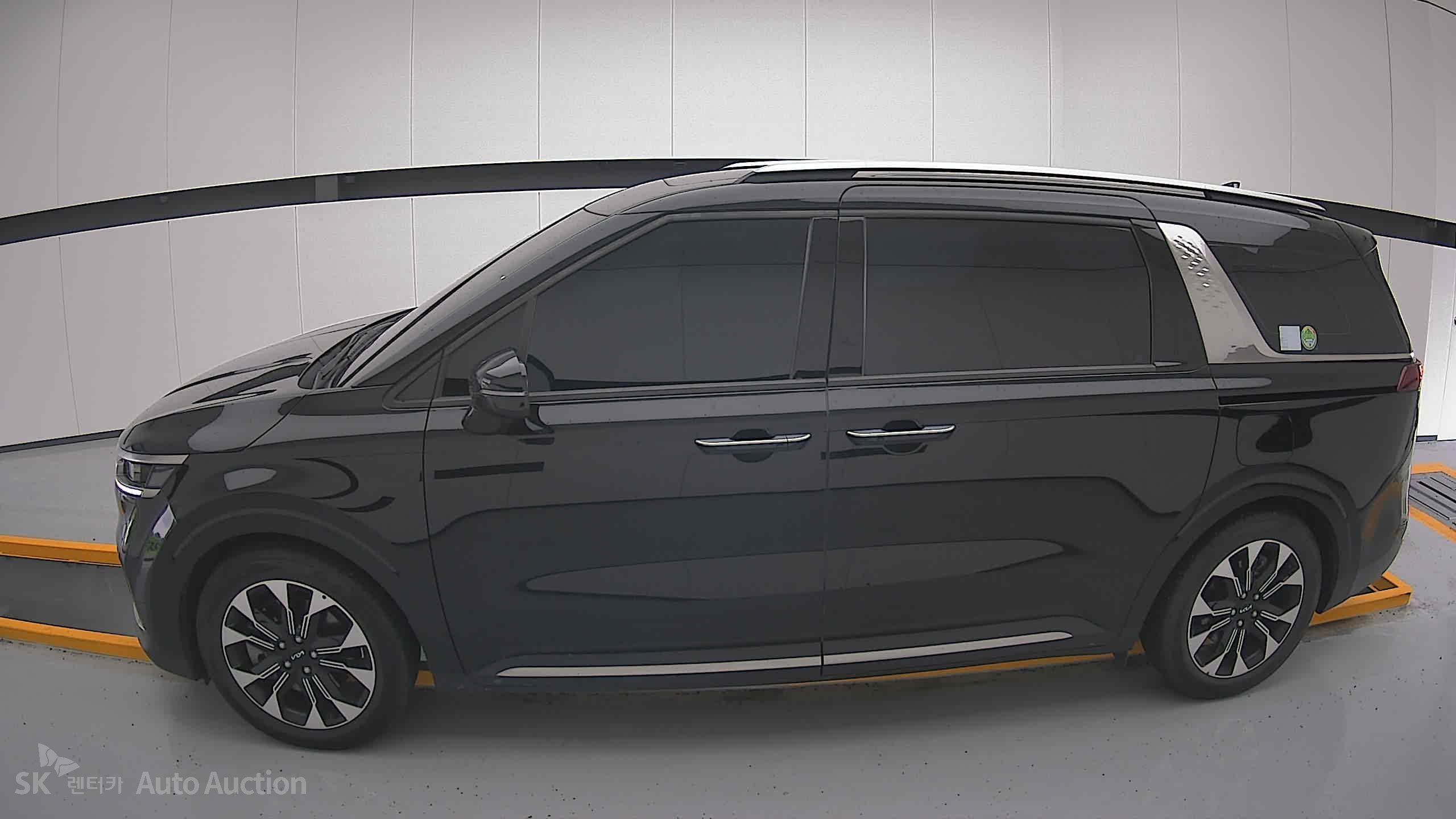 2022 - kia carnival