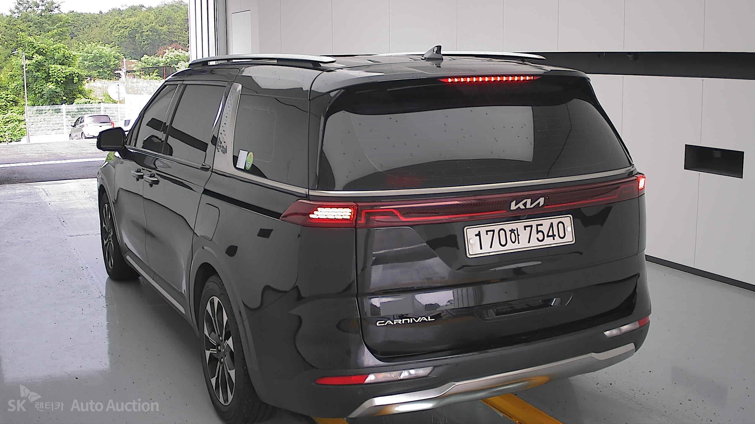 2022 - kia carnival