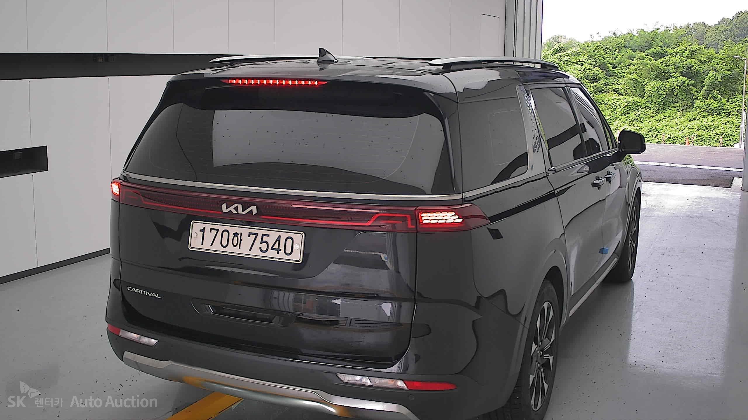 2022 - kia carnival