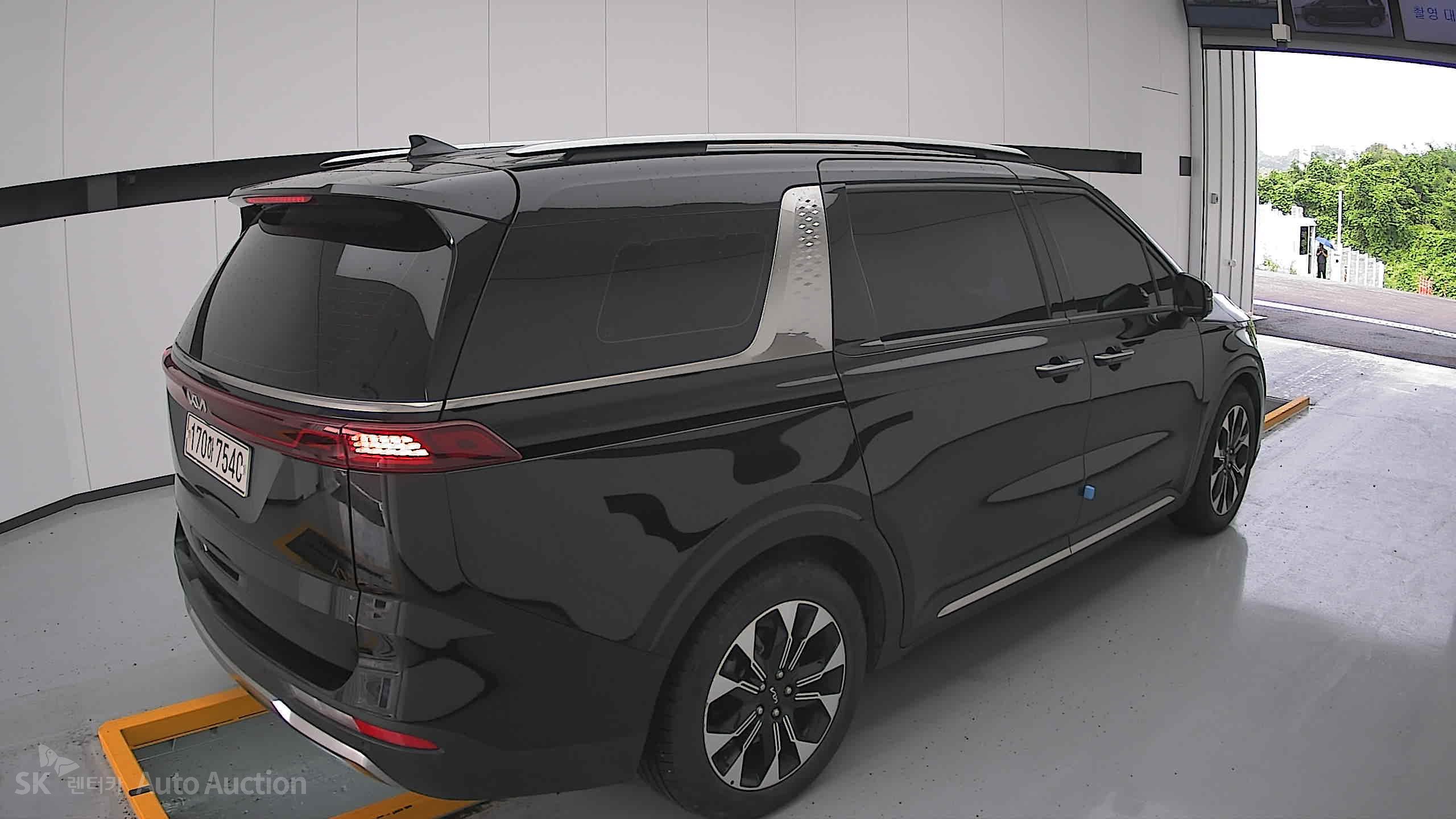 2022 - kia carnival