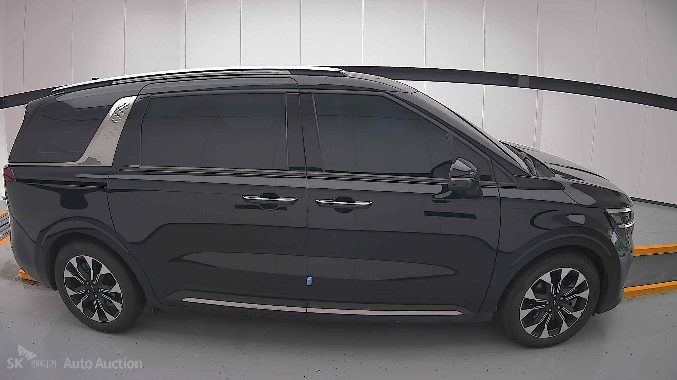 2022 - kia carnival
