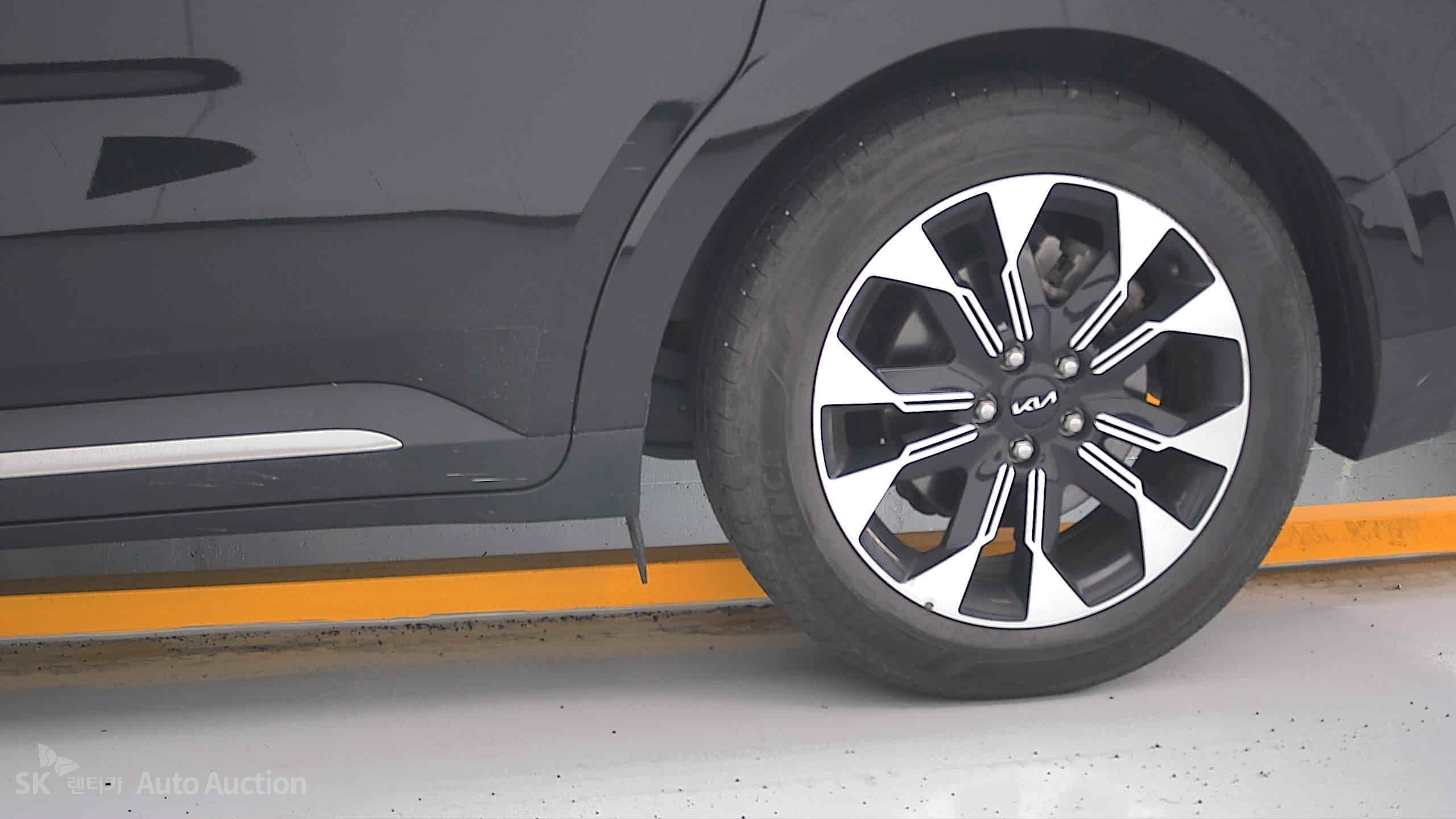 2022 - kia carnival
