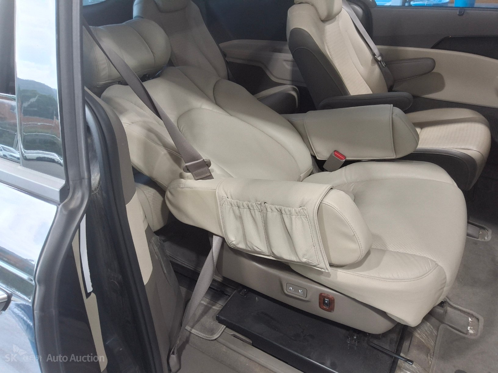 2022 - kia carnival