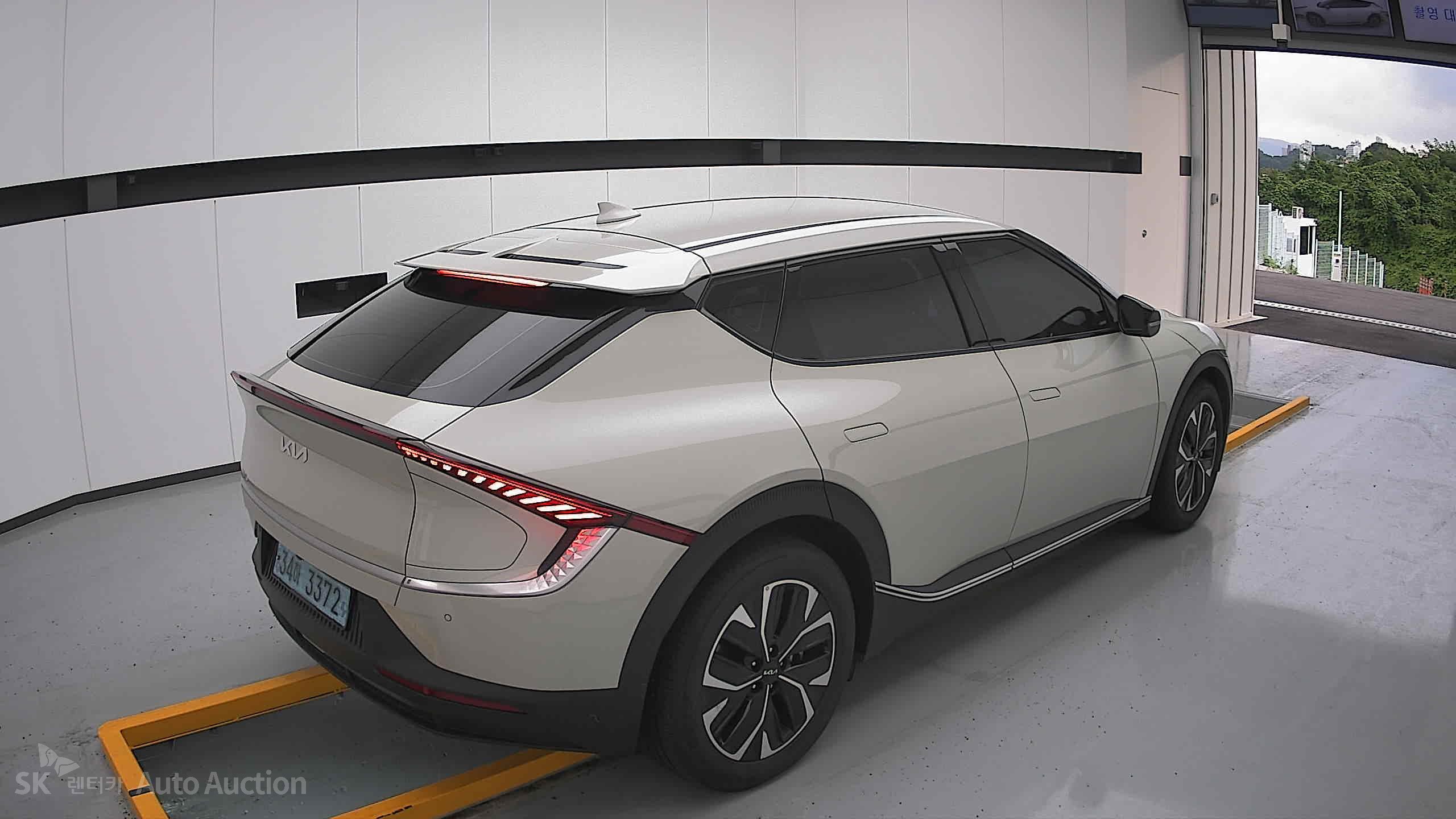 2022 - kia ev6
