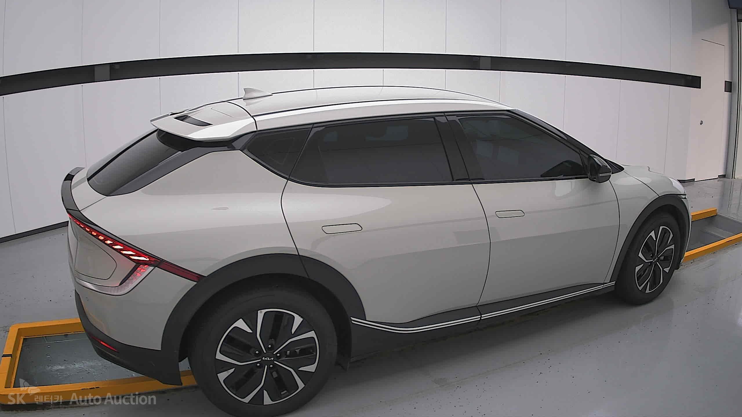 2022 - kia ev6