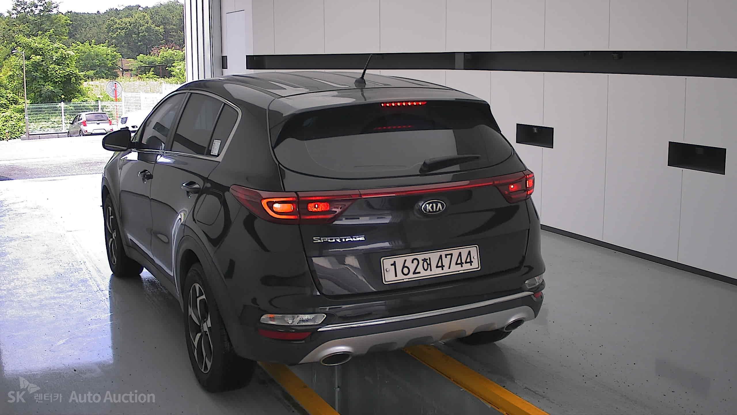 2021 - kia sportage