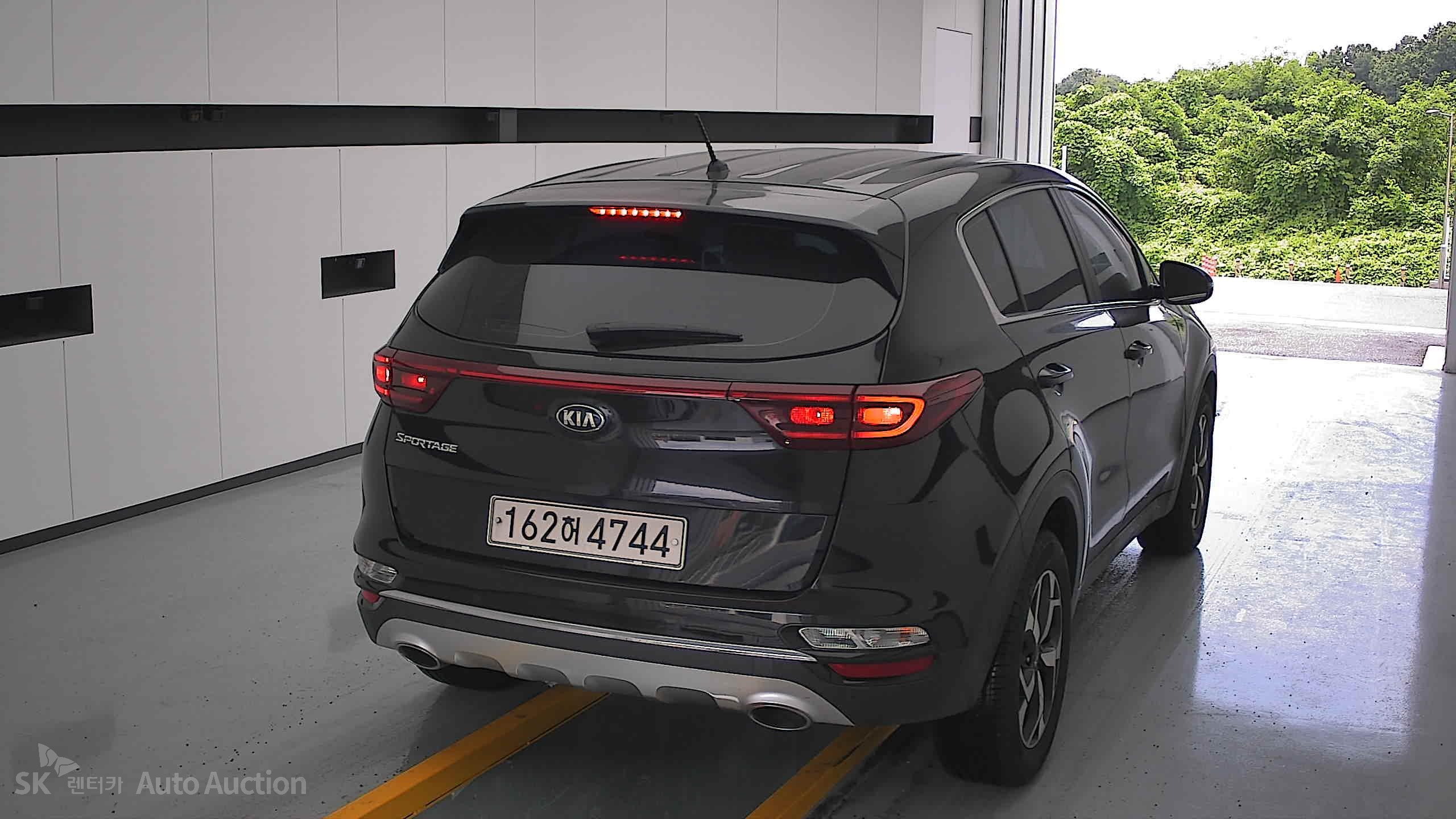 2021 - kia sportage