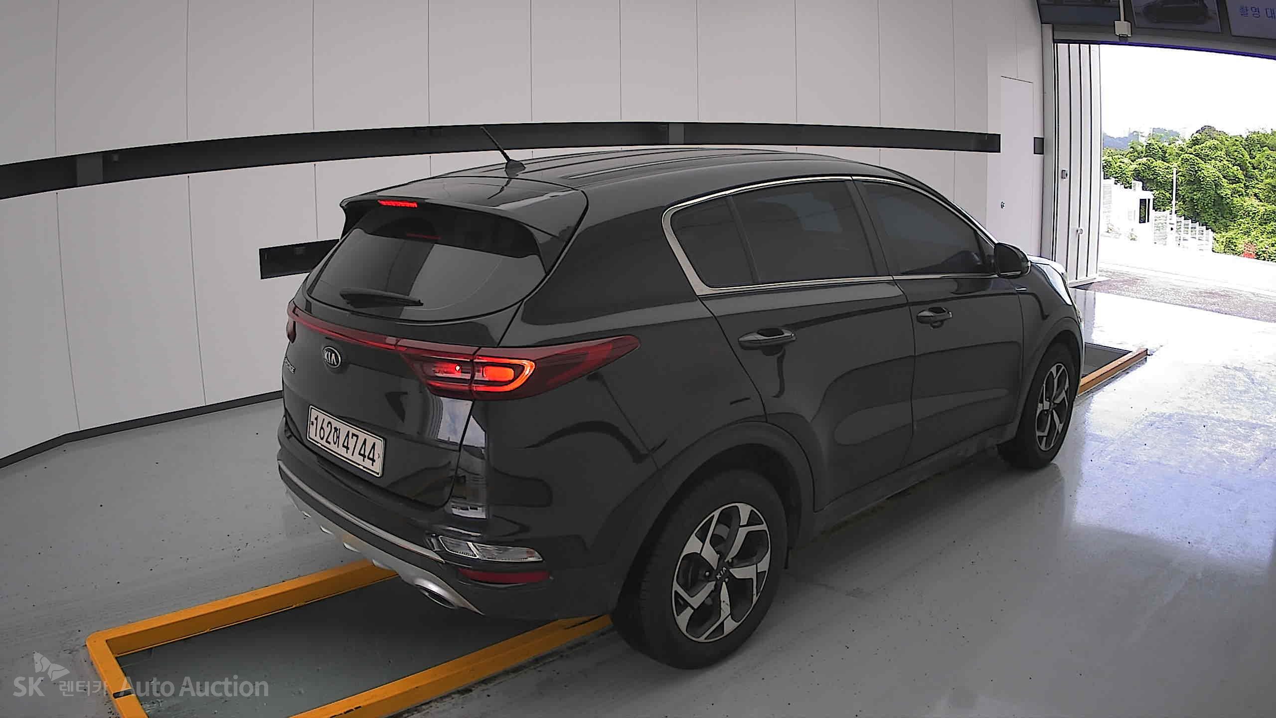 2021 - kia sportage