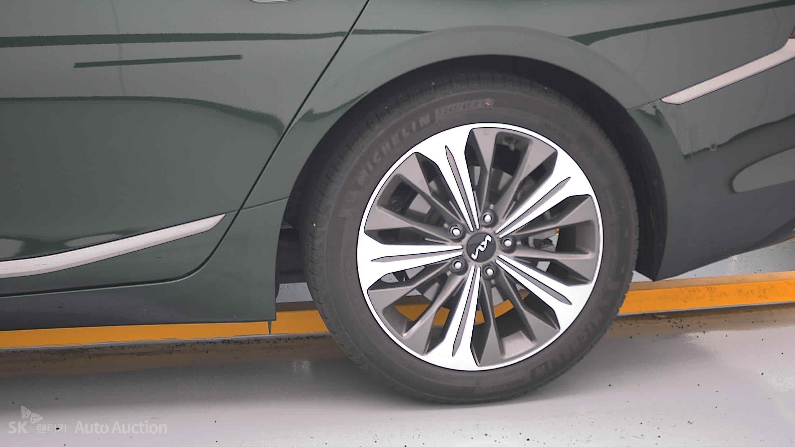 2023 - kia k8