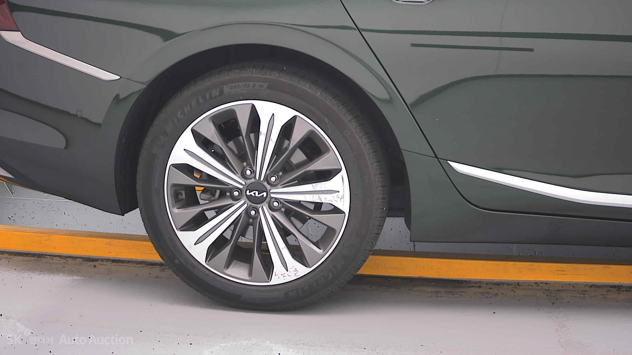 2023 - kia k8
