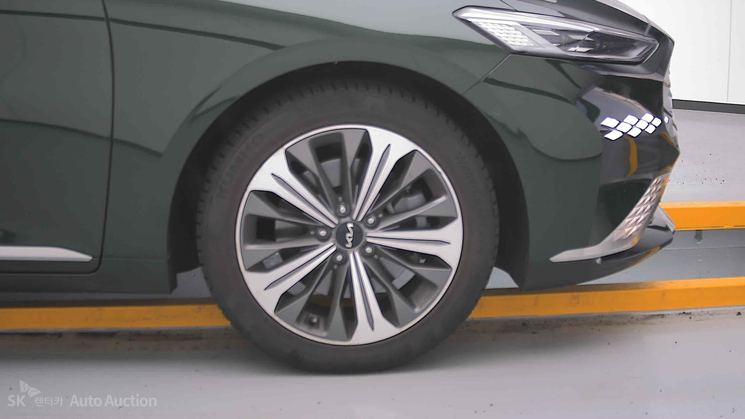 2023 - kia k8