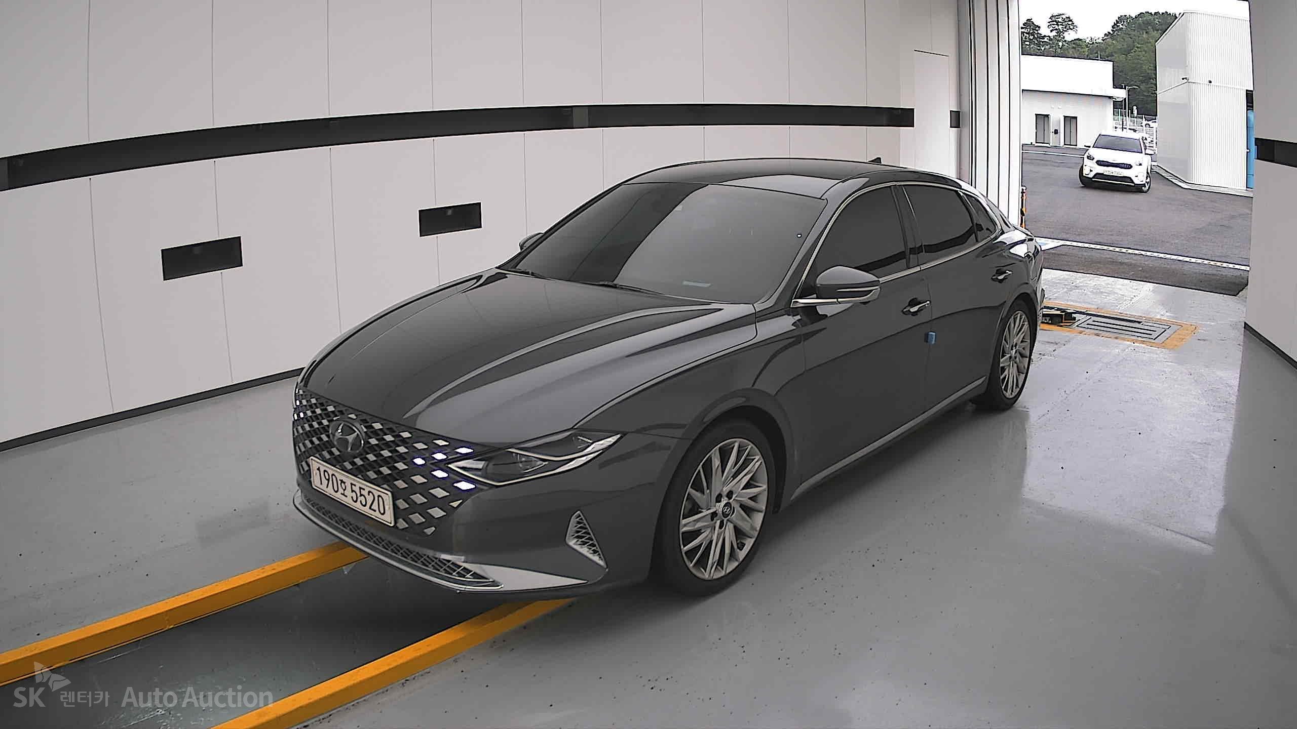 2022 - hyundai grandeur