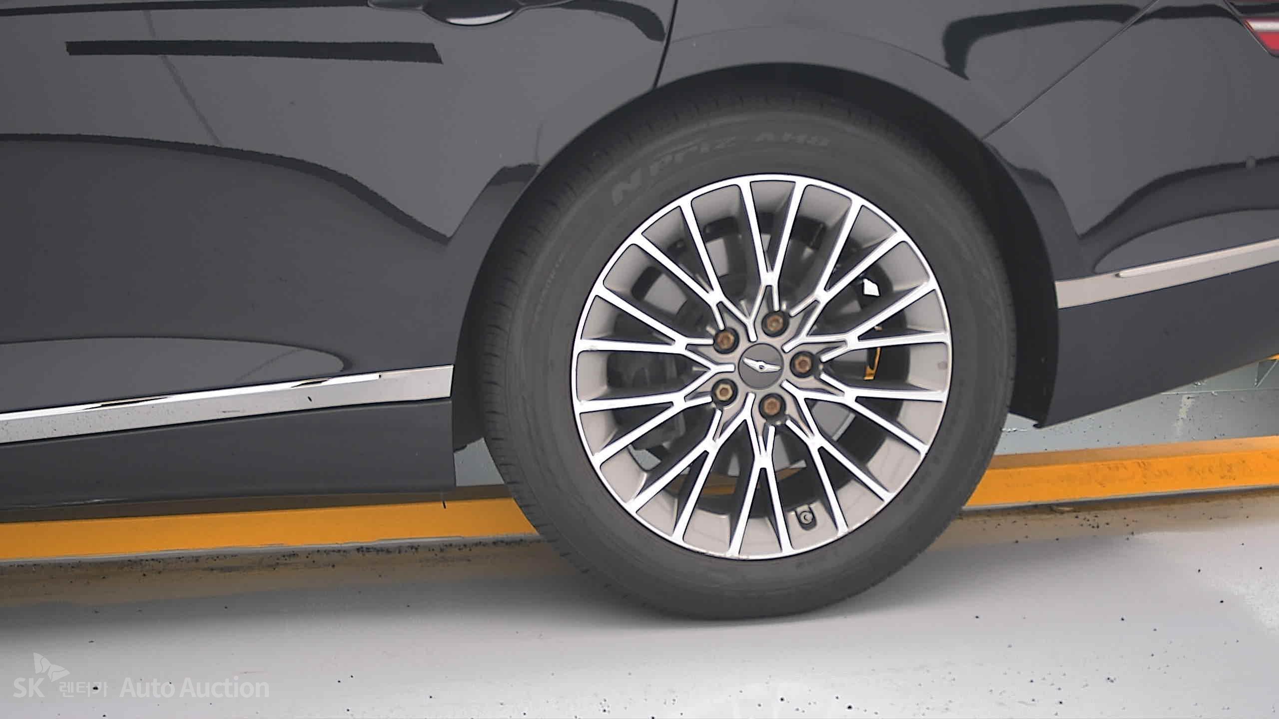 2021 - genesis g80