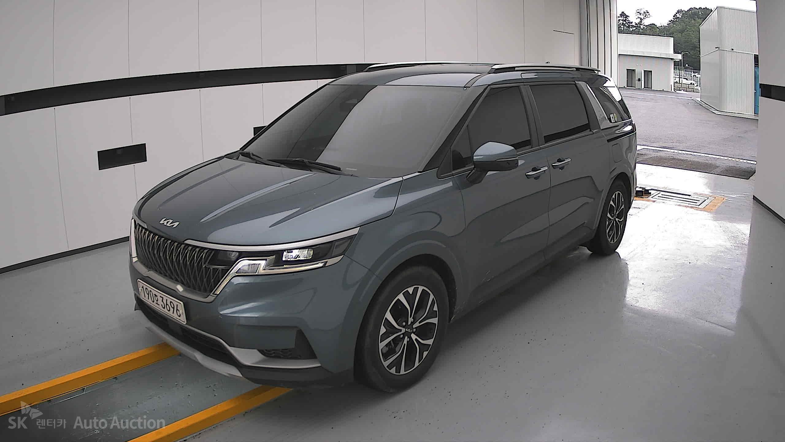 2022 - kia carnival