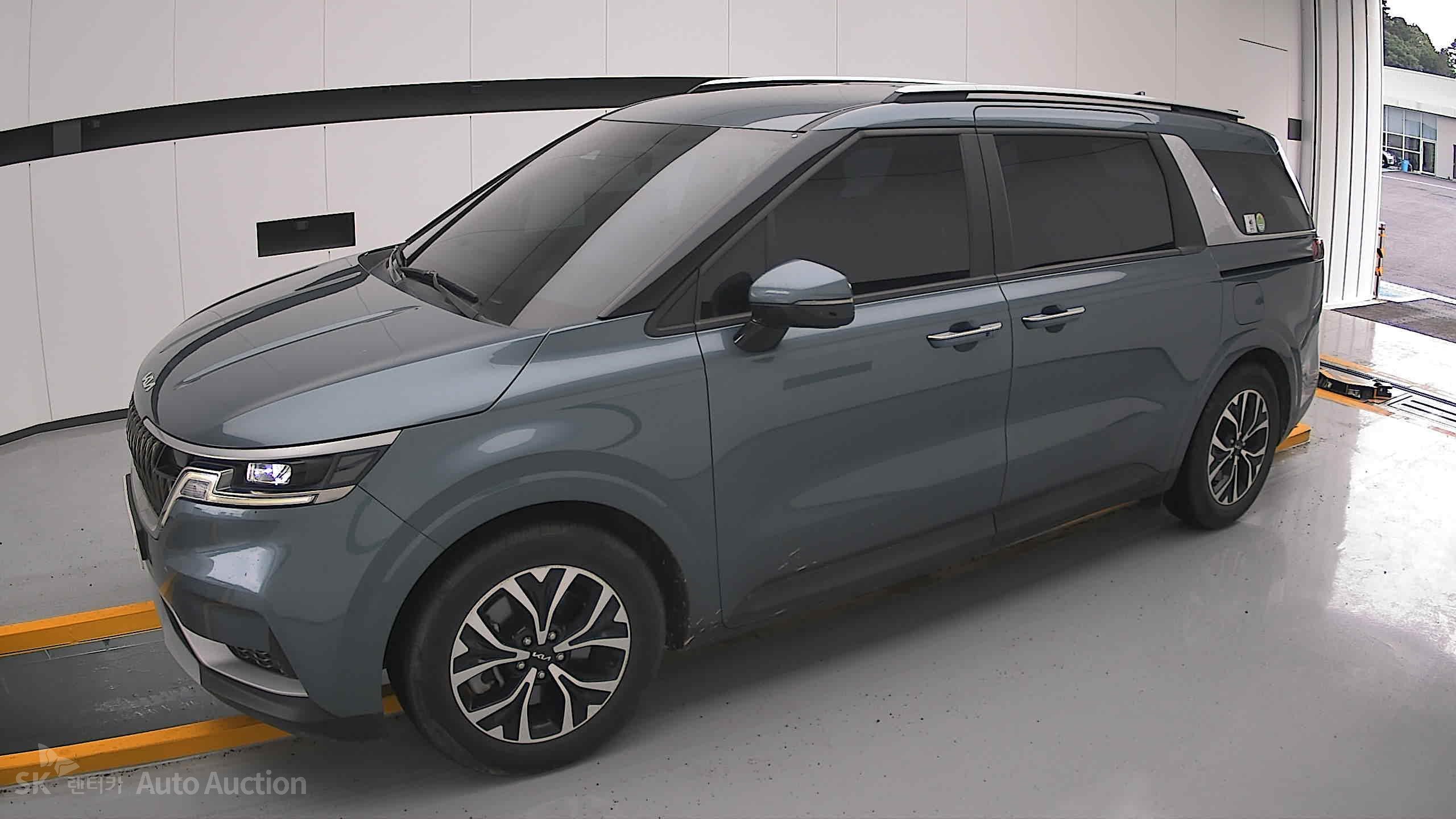 2022 - kia carnival