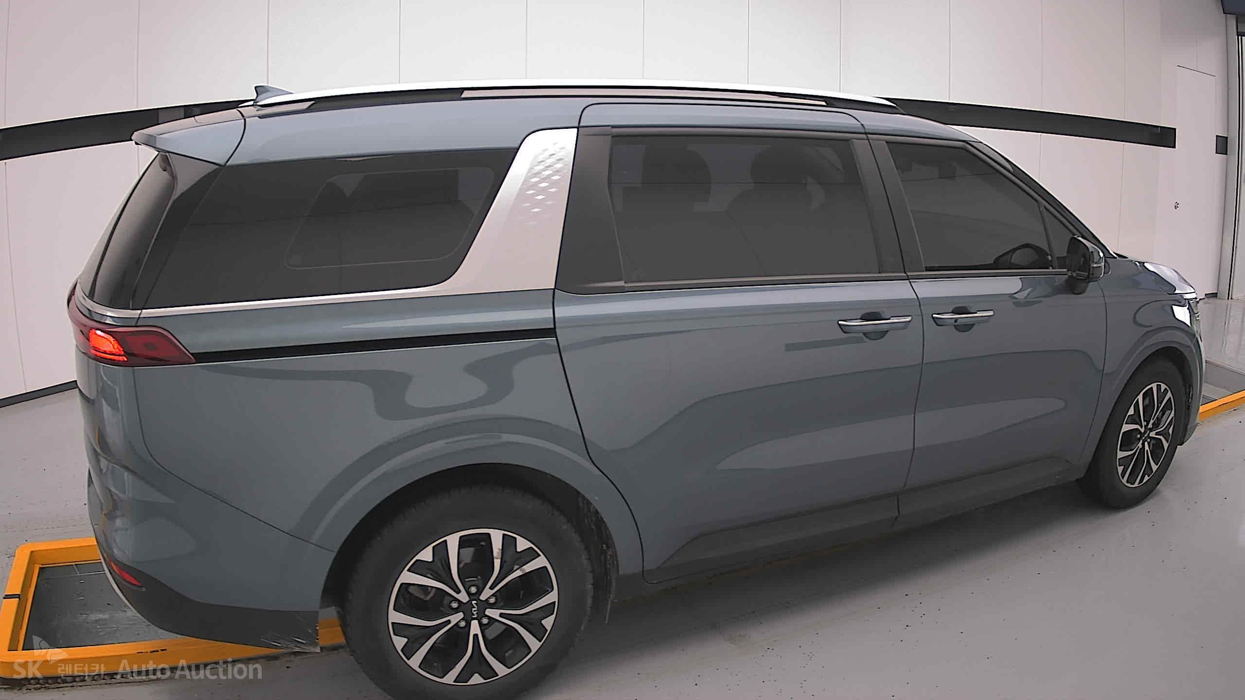 2022 - kia carnival