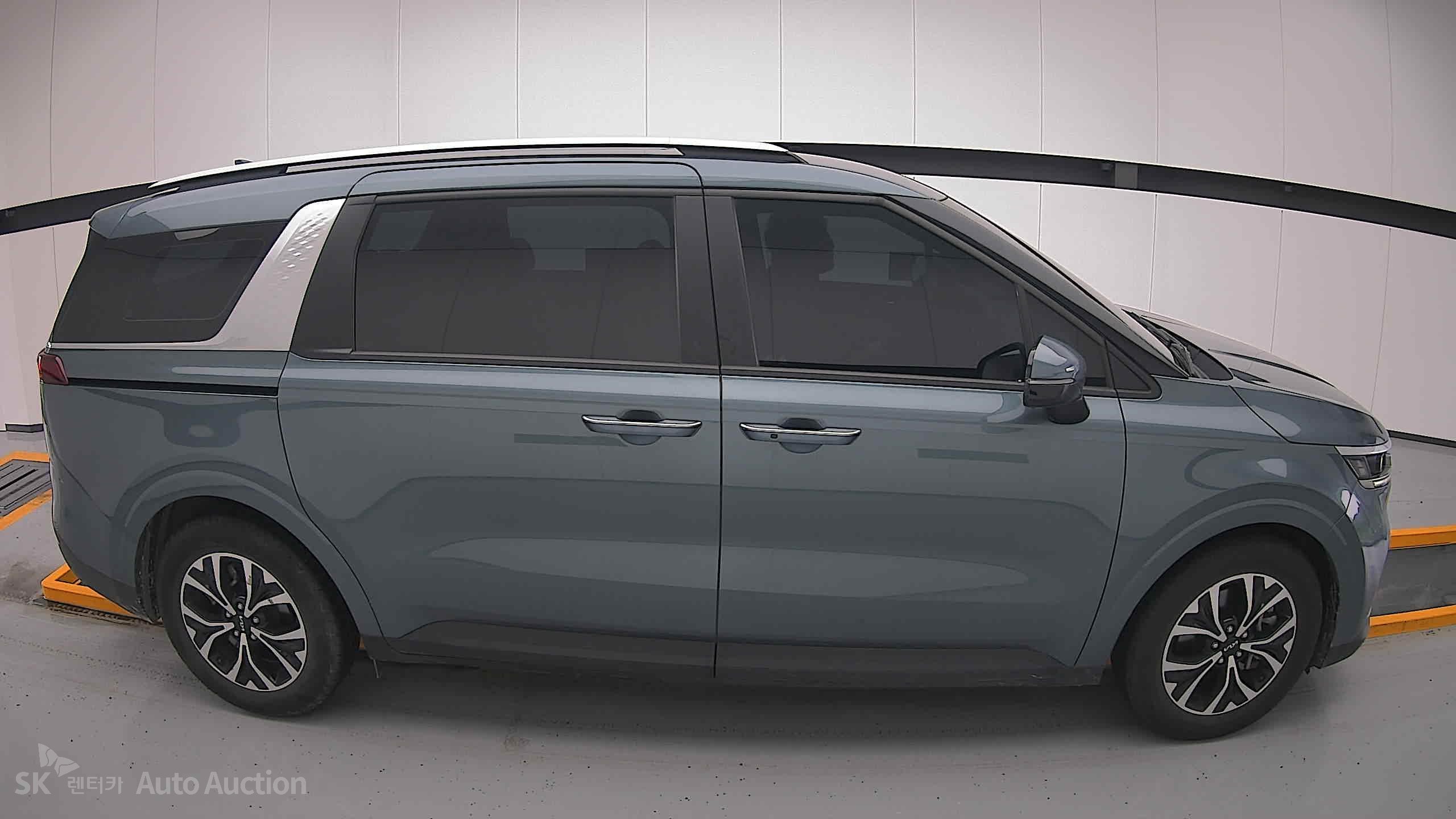 2022 - kia carnival