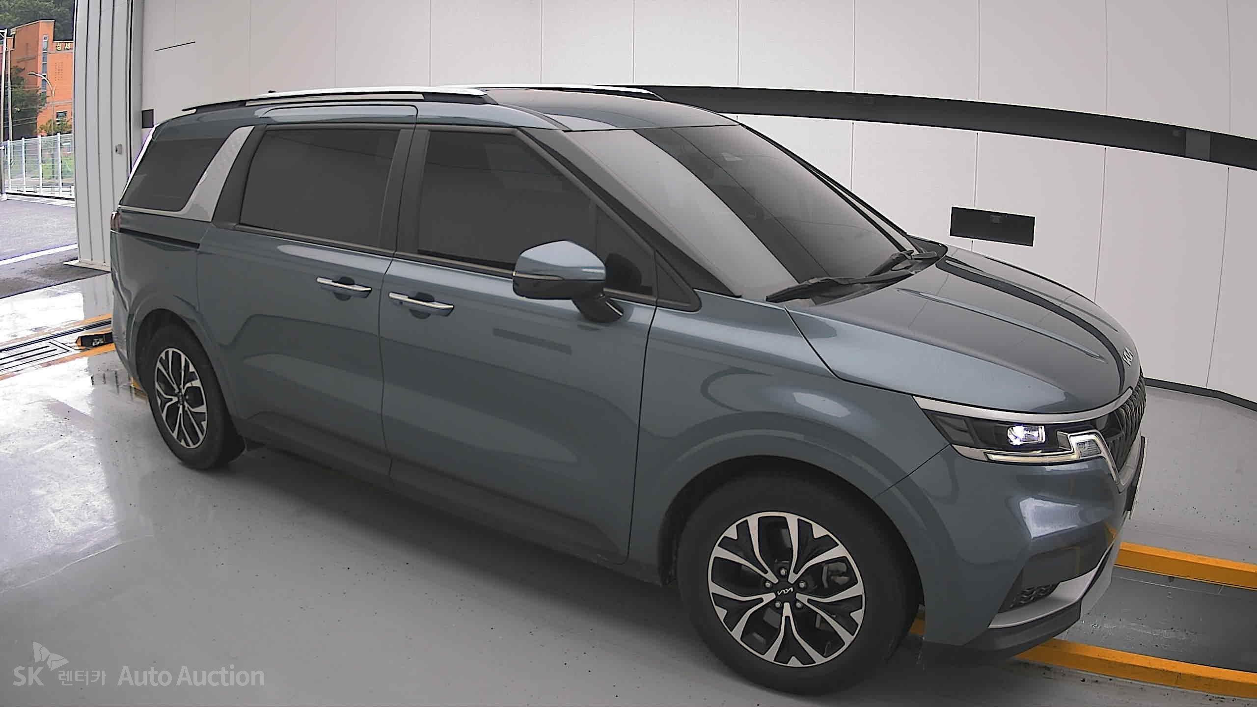 2022 - kia carnival