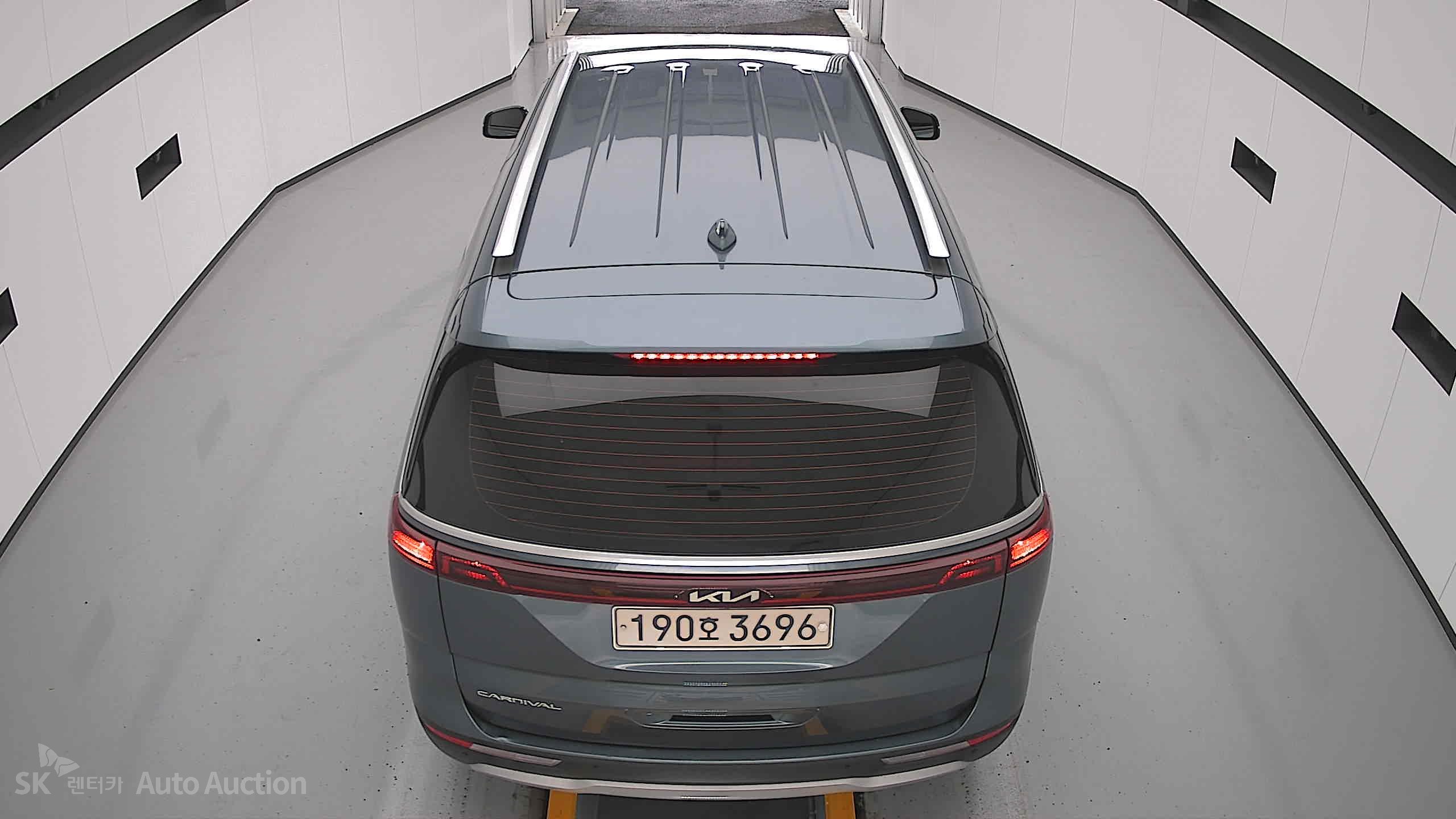 2022 - kia carnival