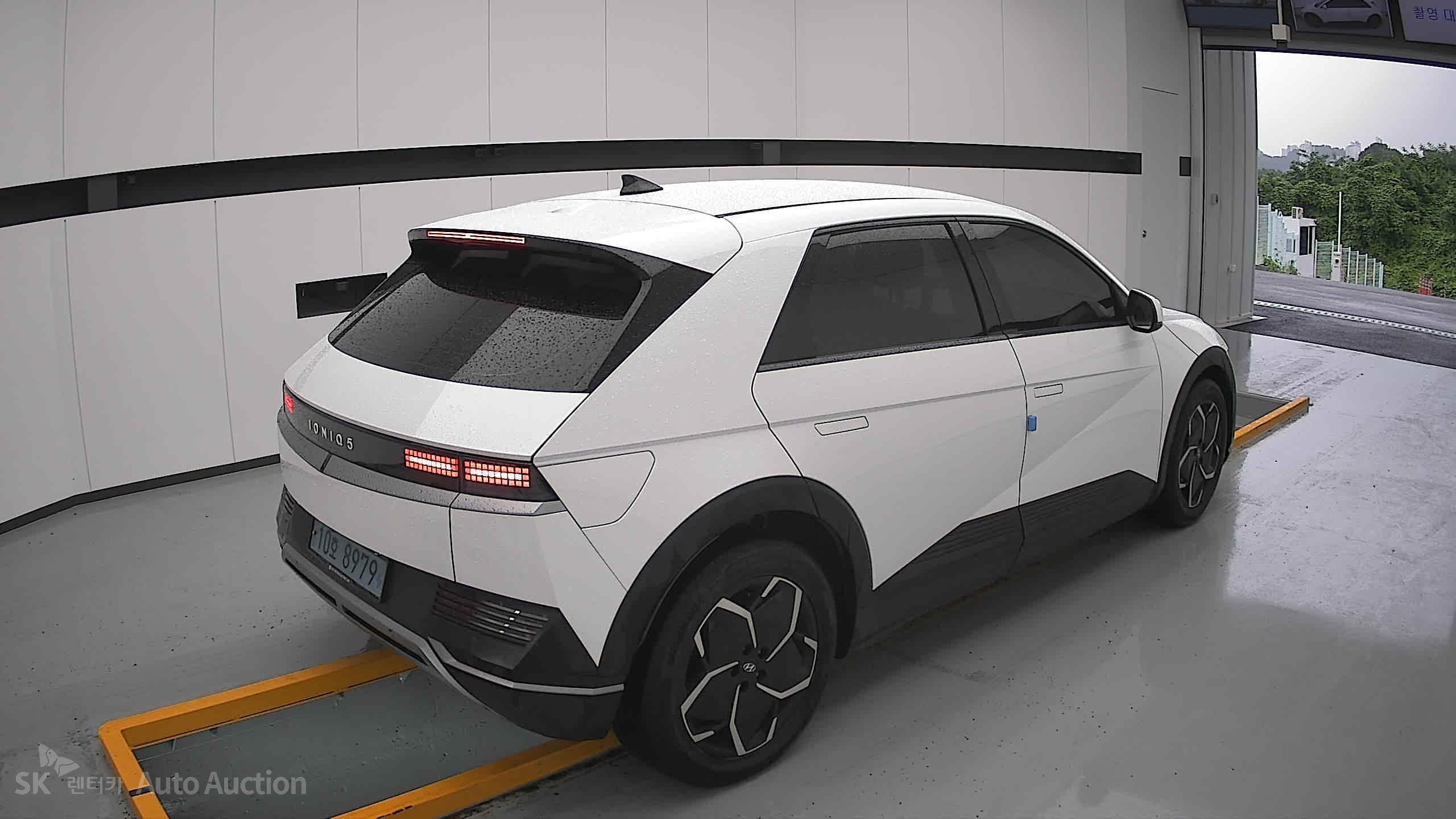 2022 - hyundai ioniq