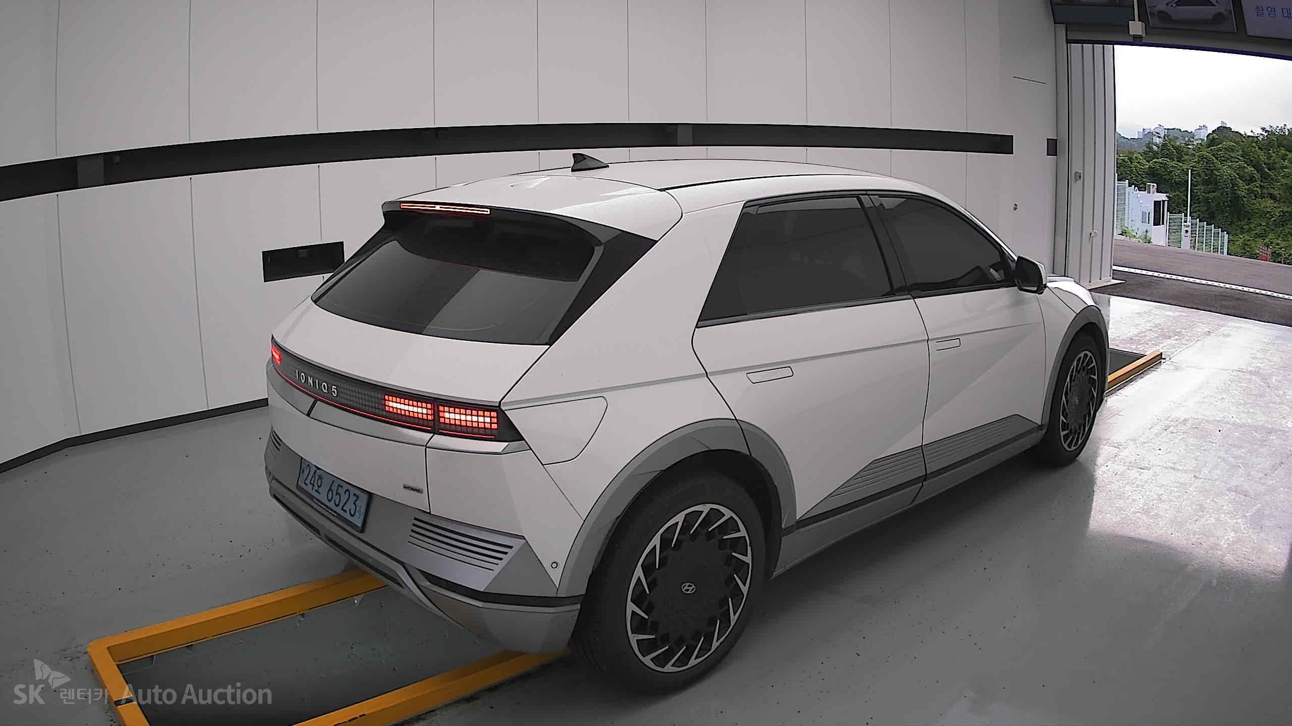 2022 - hyundai ioniq
