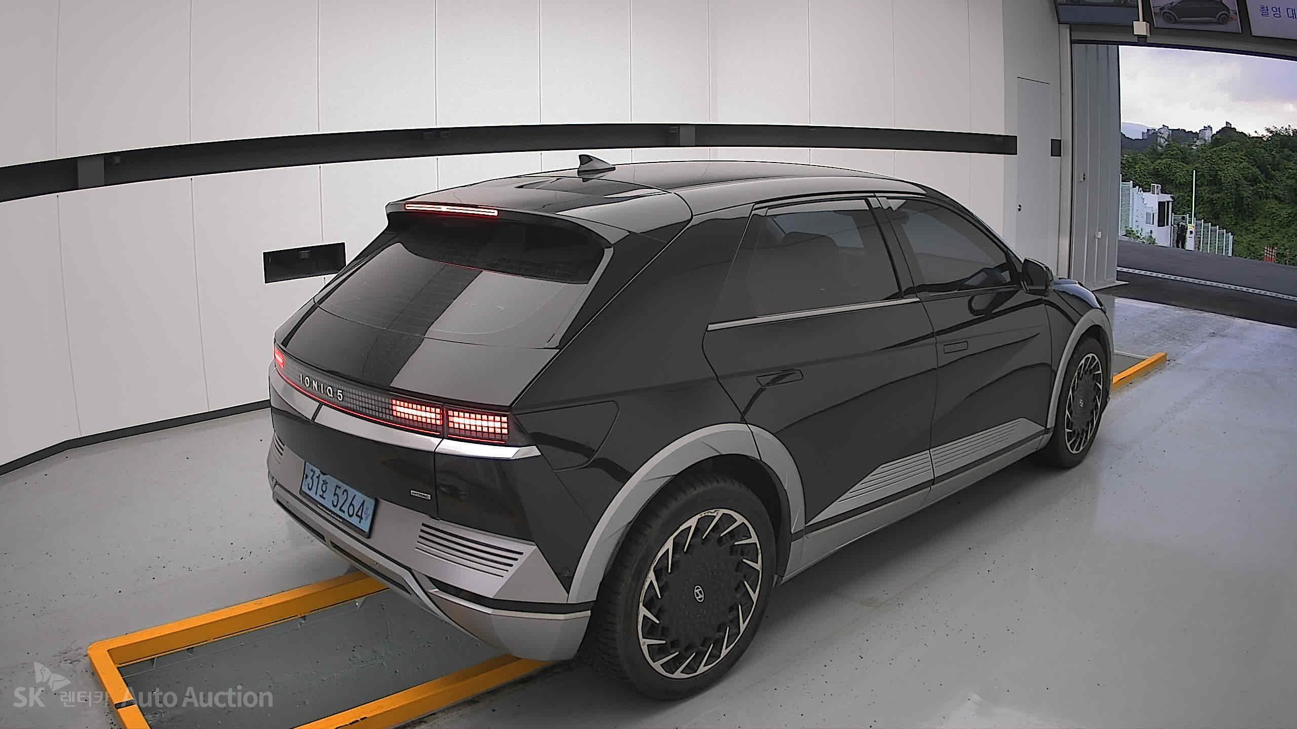 2022 - hyundai ioniq