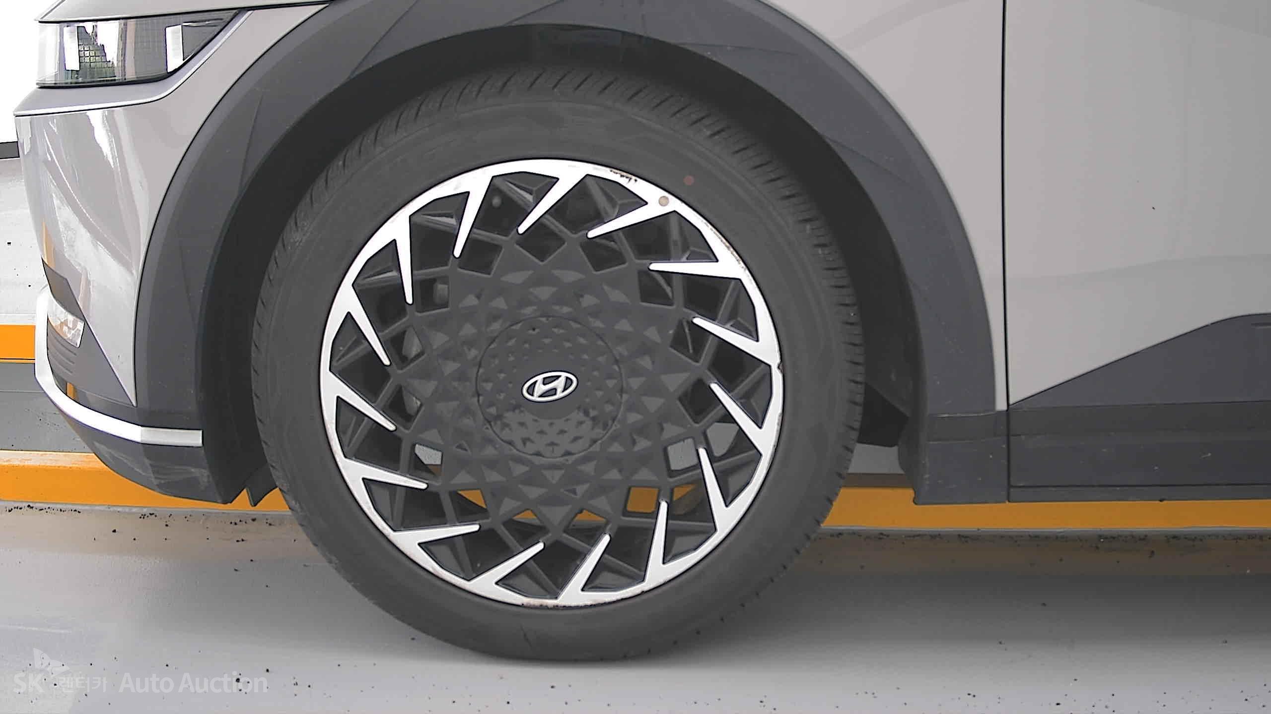 2023 - hyundai ioniq
