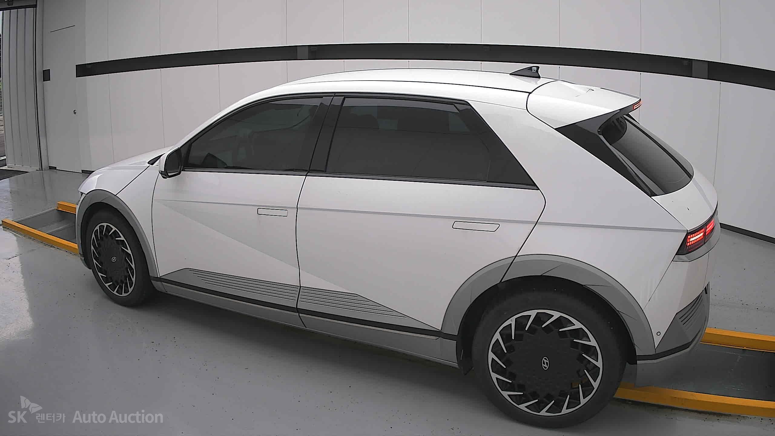 2023 - hyundai ioniq